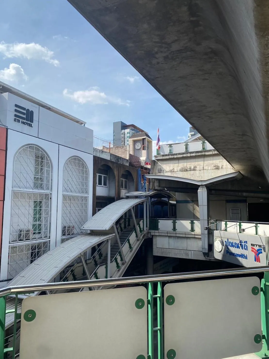 Property building in E11 Hotel - BTS Punnawithi