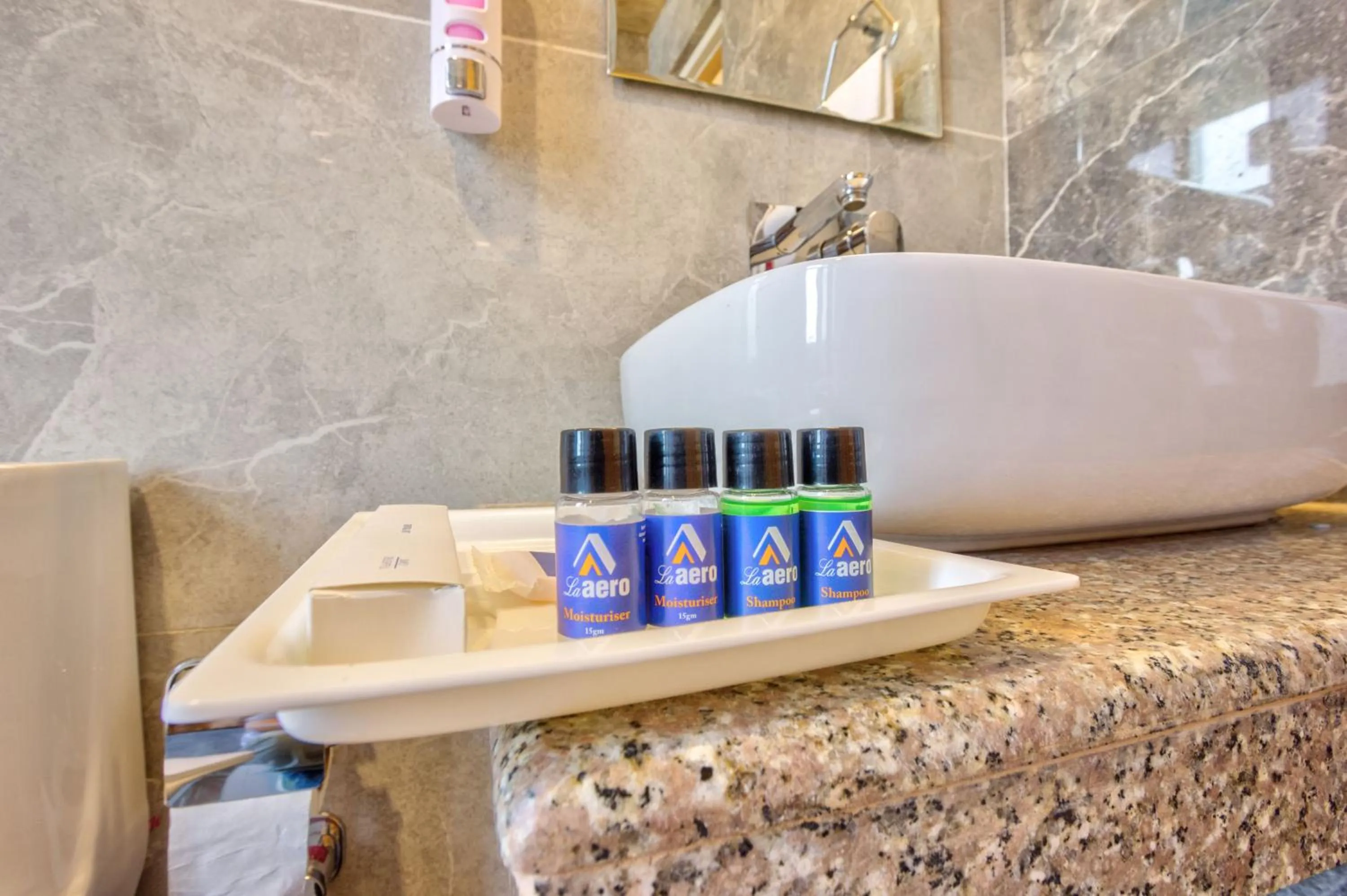 Bathroom in La Aero Resort Home in Snow Mountains