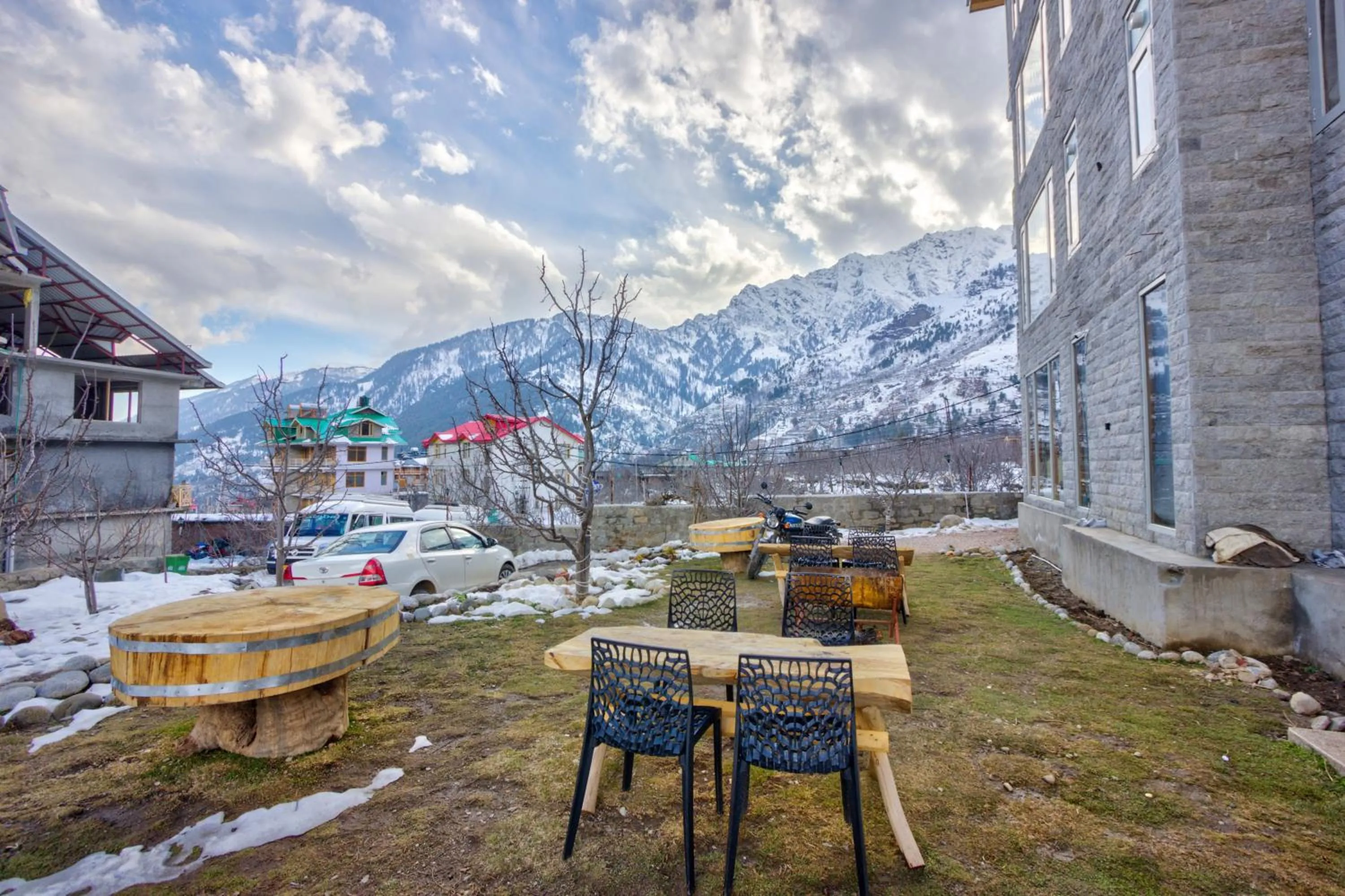 Natural landscape in La Aero Resort Home in Snow Mountains