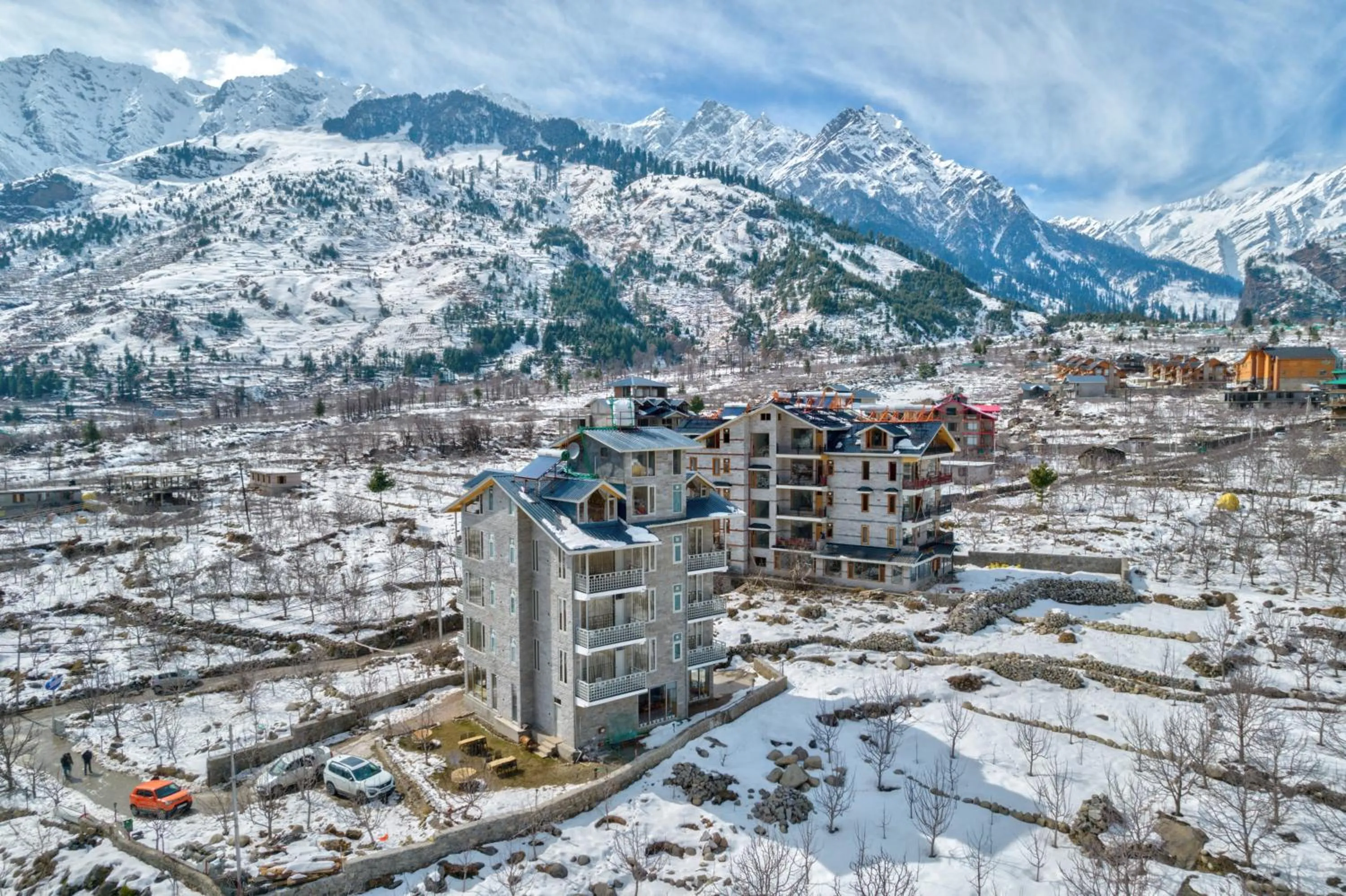 Day in La Aero Resort Home in Snow Mountains