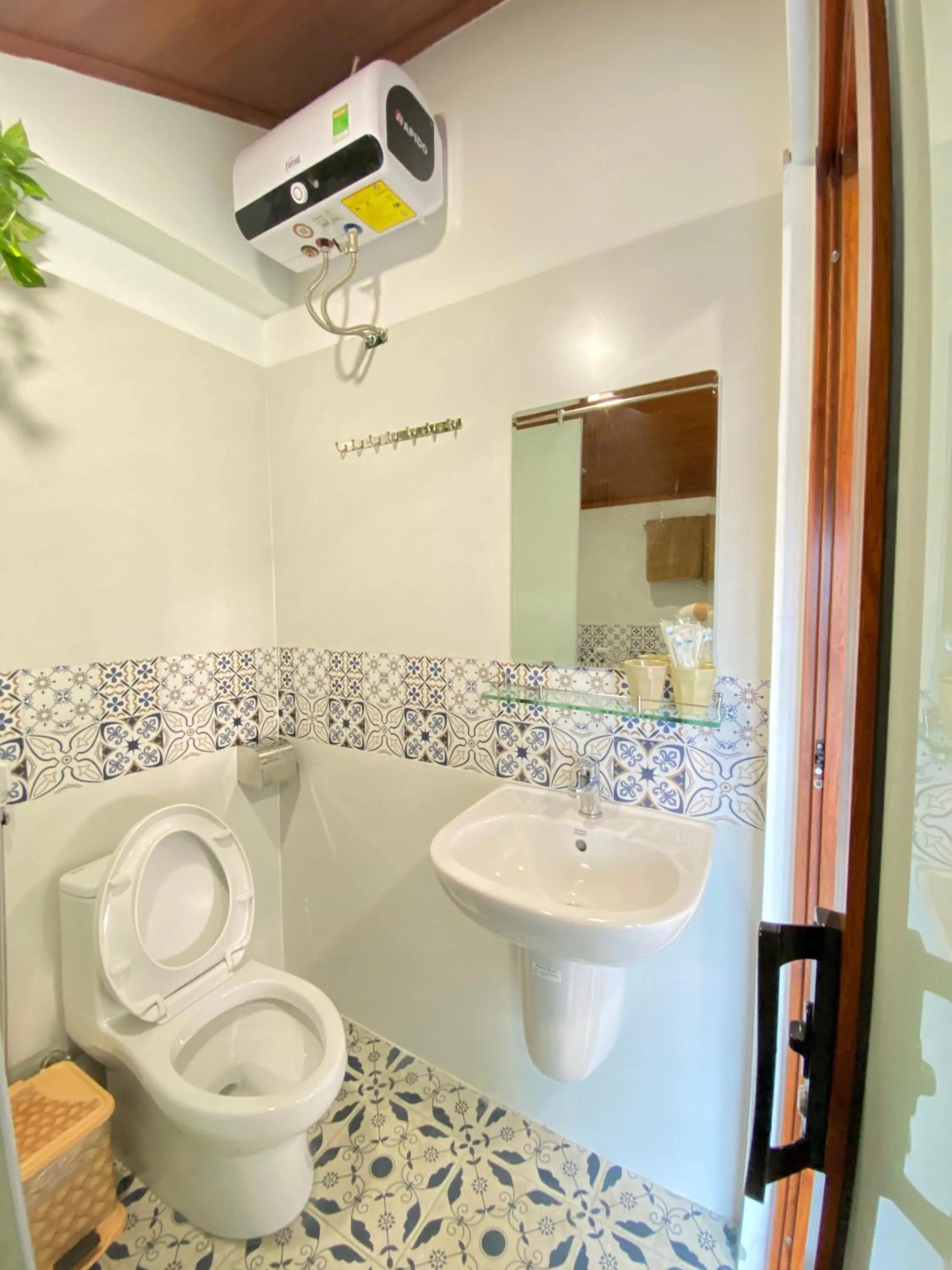 Bathroom in Tâm Family Homestay-Huế