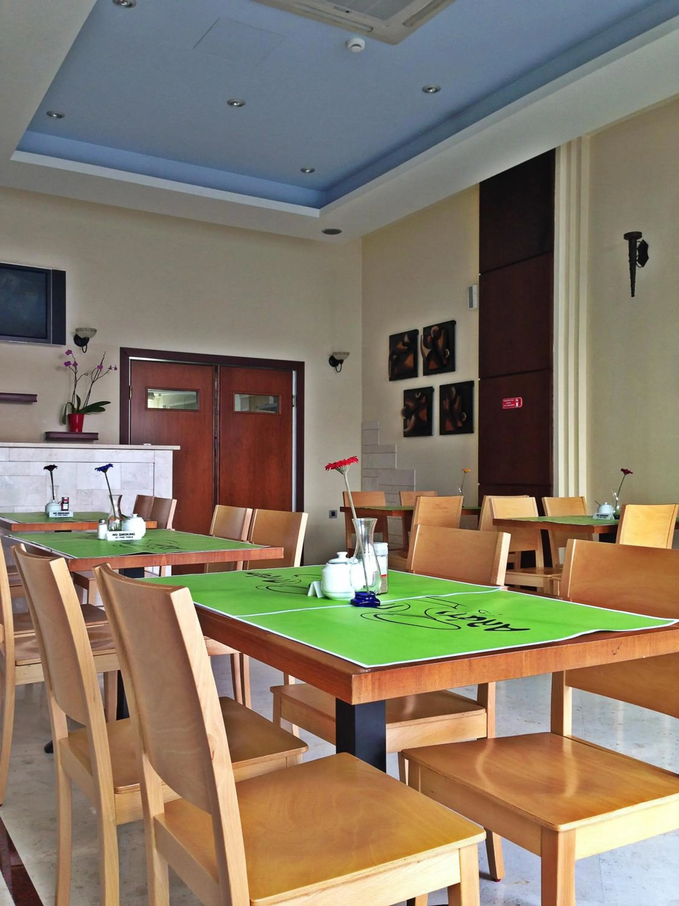 Restaurant/places to eat in Dionysion