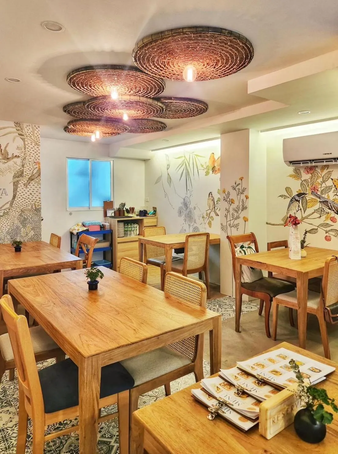 Restaurant/places to eat in Suraya Bangkok