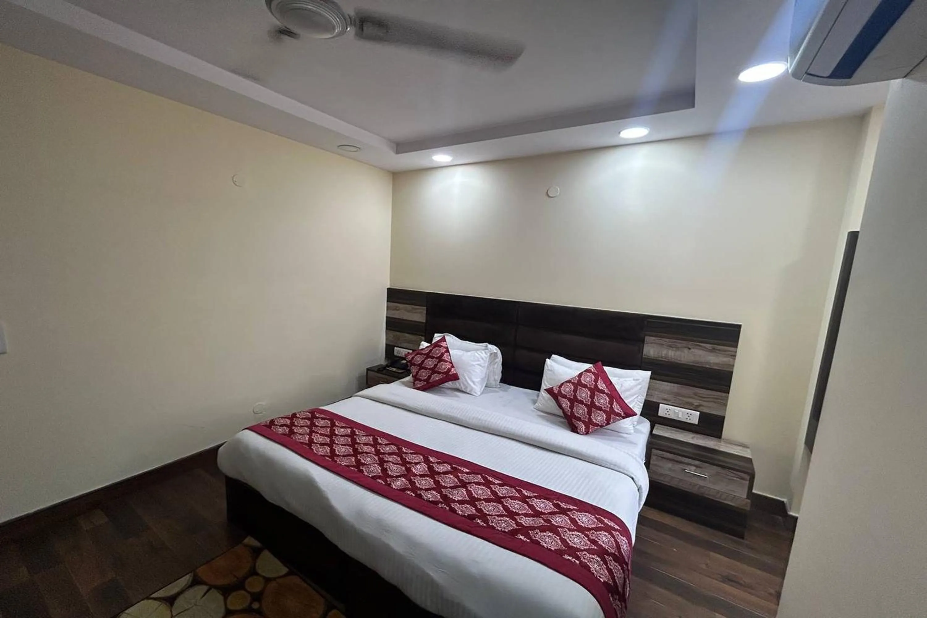 Bed in HOTEL SINGH CONTINETAL