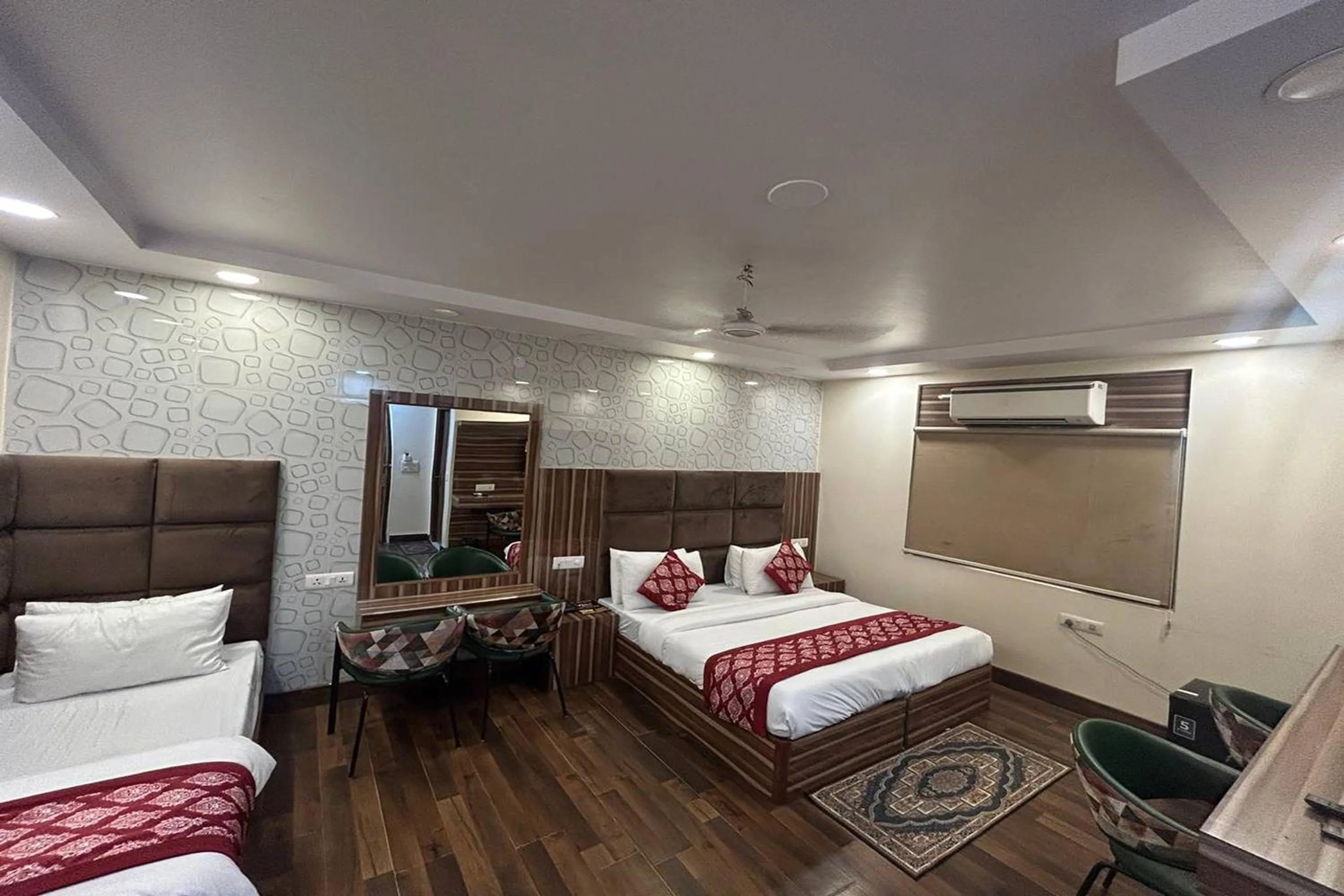 Bed in HOTEL SINGH CONTINETAL