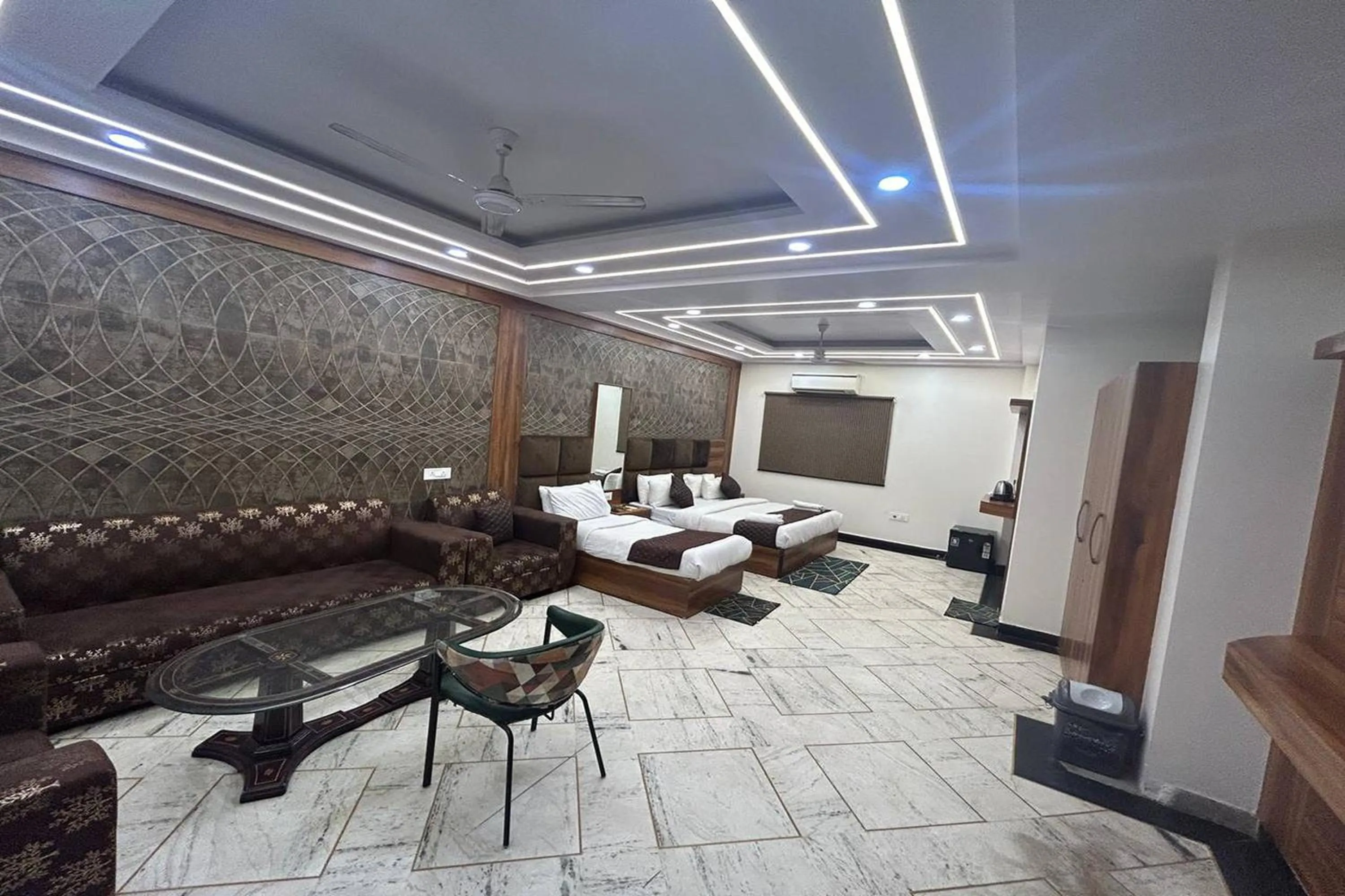 Bed in HOTEL SINGH CONTINETAL