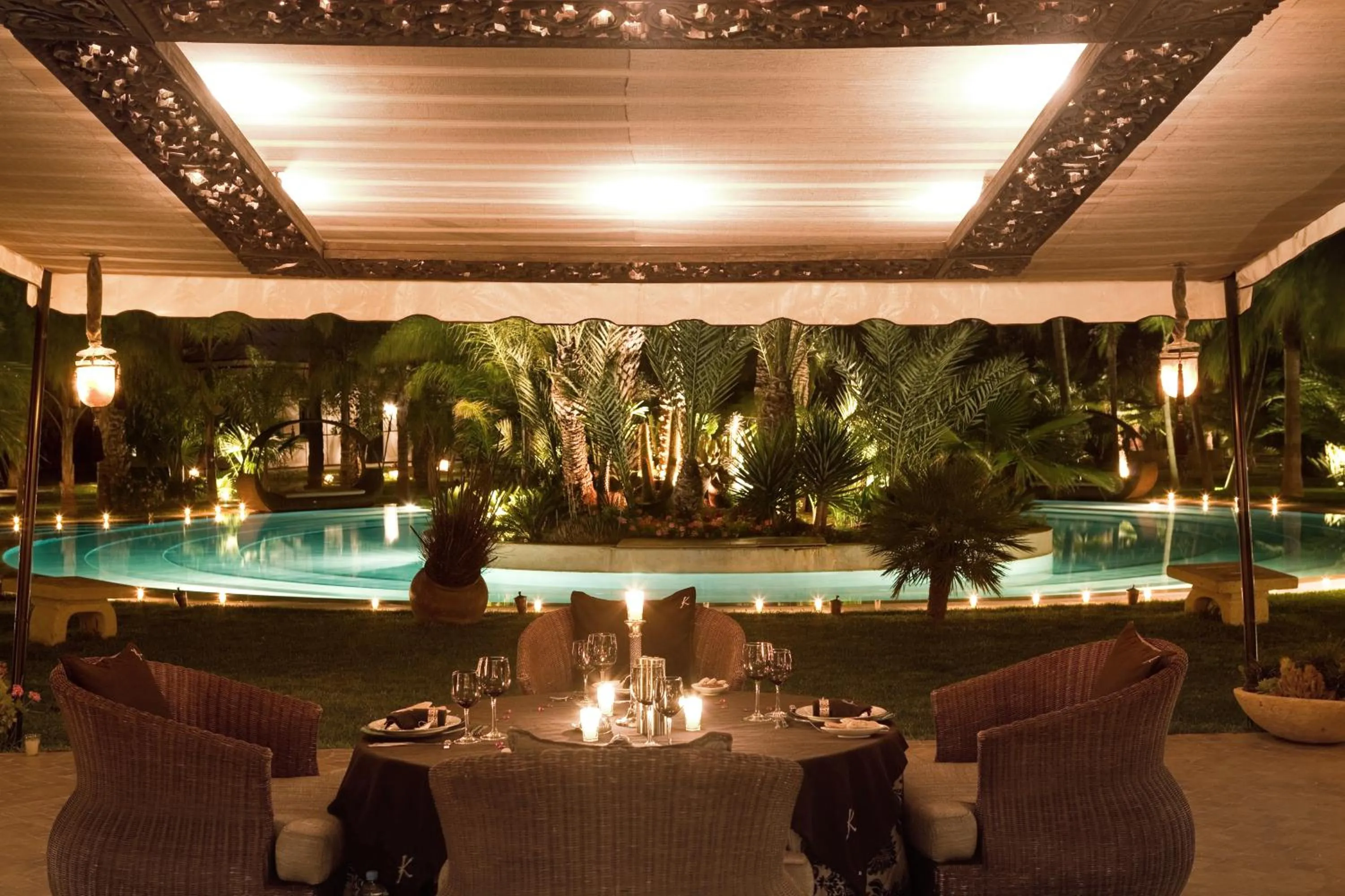 Restaurant/places to eat in Lodge K