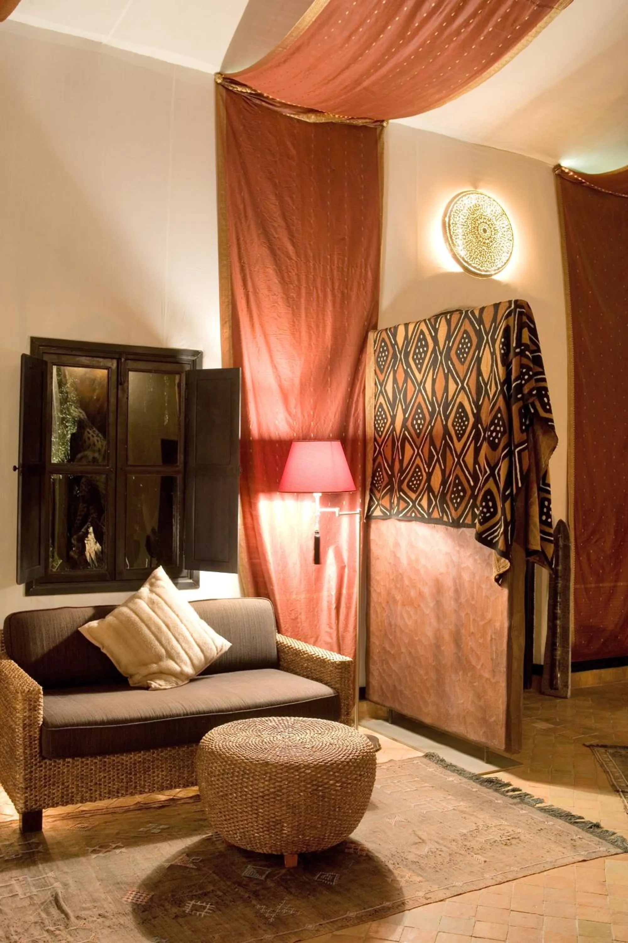 Decorative detail in Lodge K