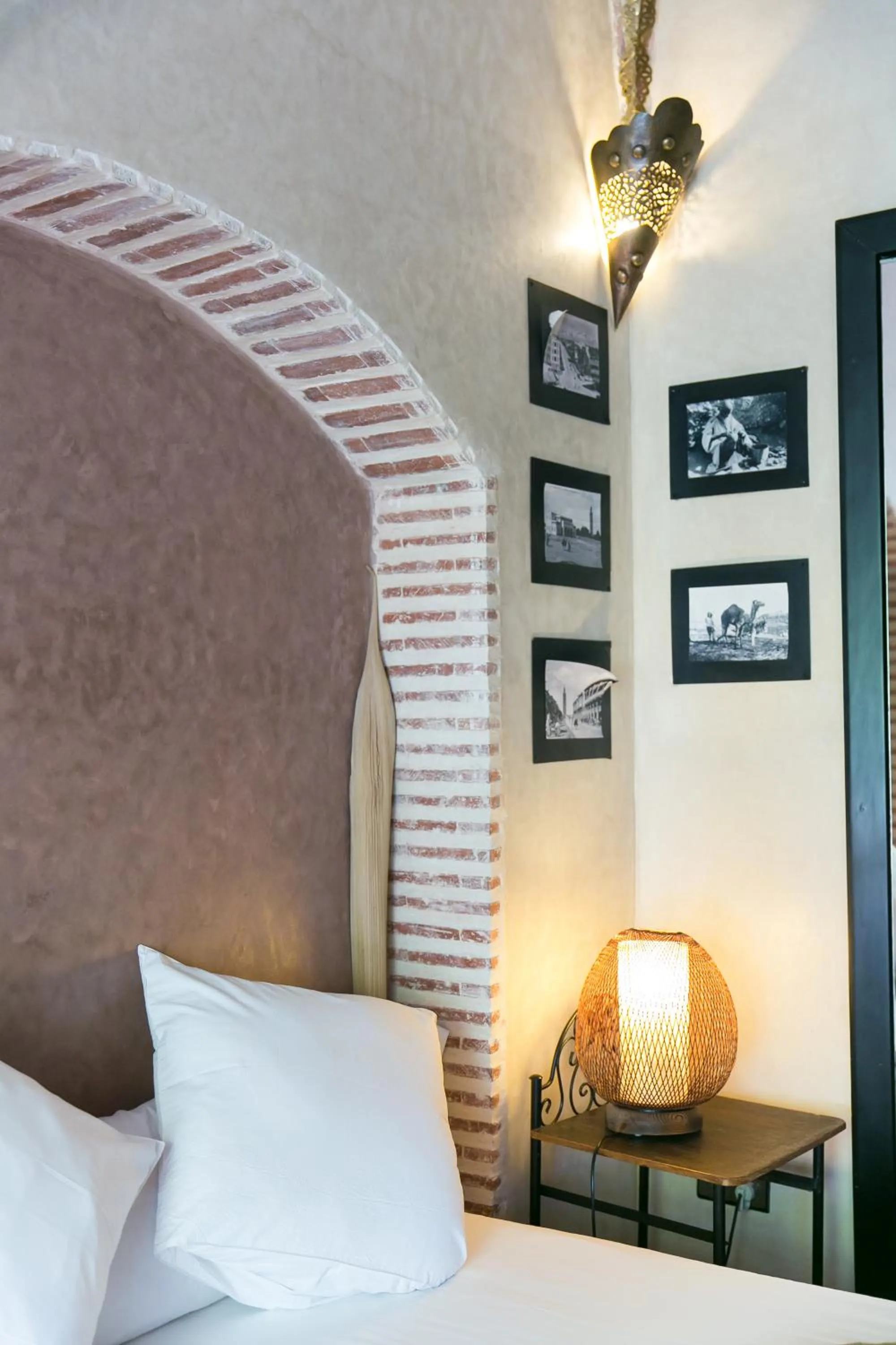 Decorative detail in Lodge K