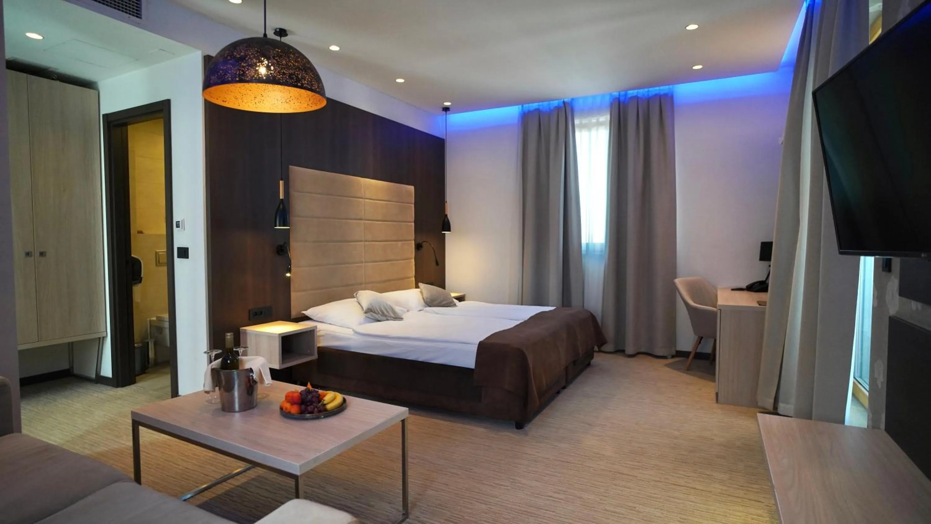 Photo of the whole room, Bed in Hotel Gallus