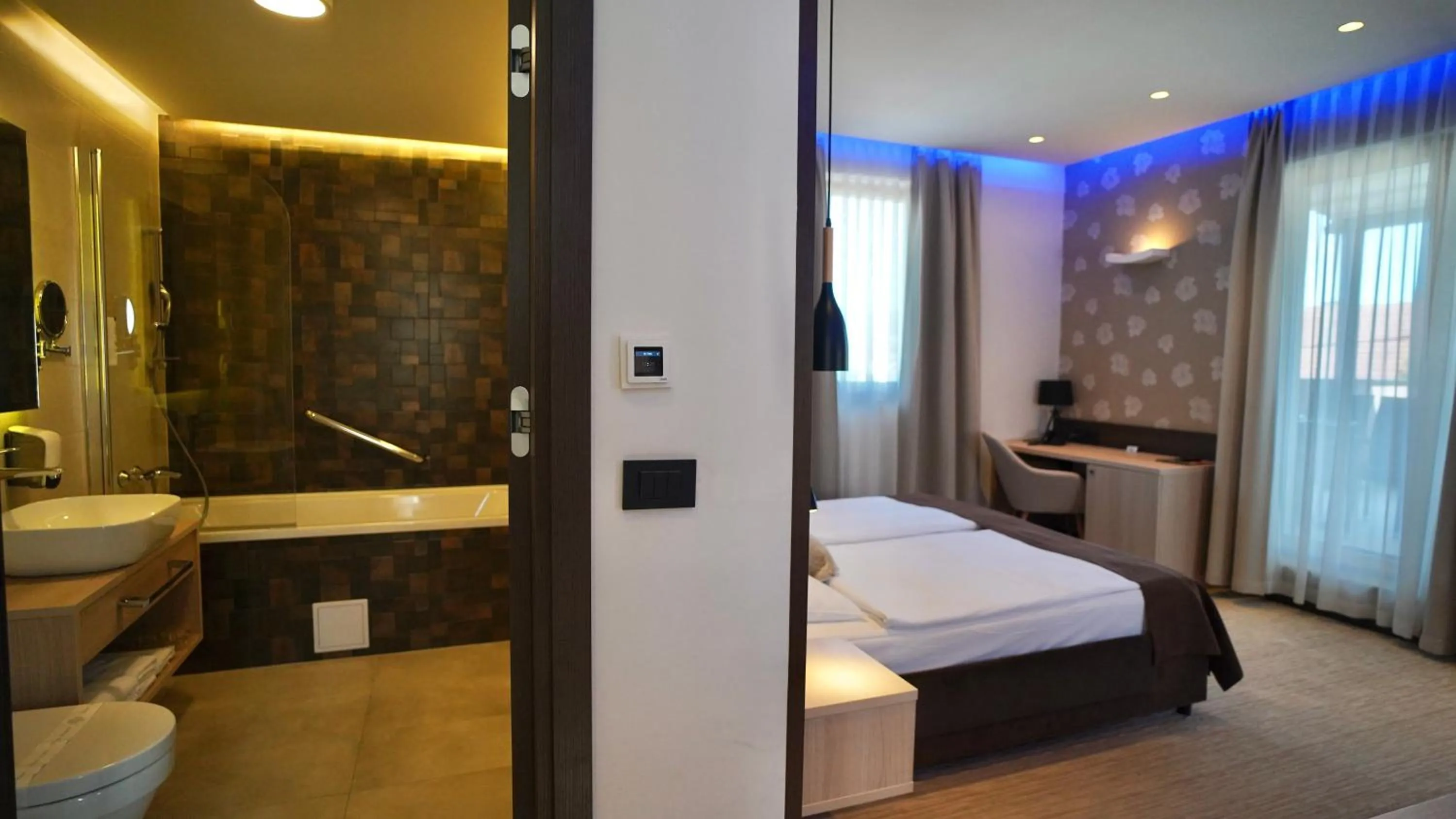 Toilet, Bed in Hotel Gallus