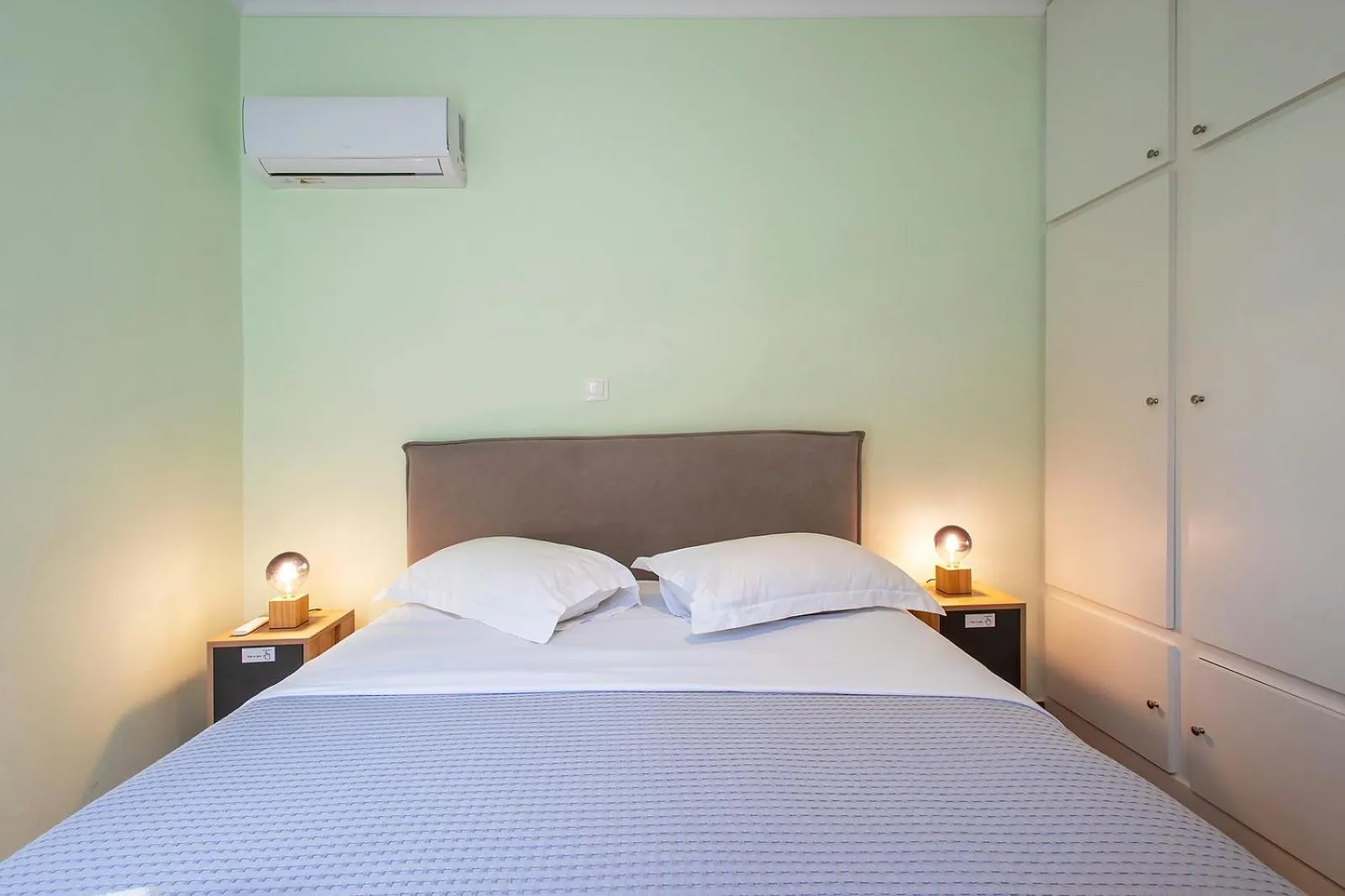 Bed in Aris123 by Smart Cozy Suites - Apartments in the heart of Athens - 5 minutes from metro - Available 24hr