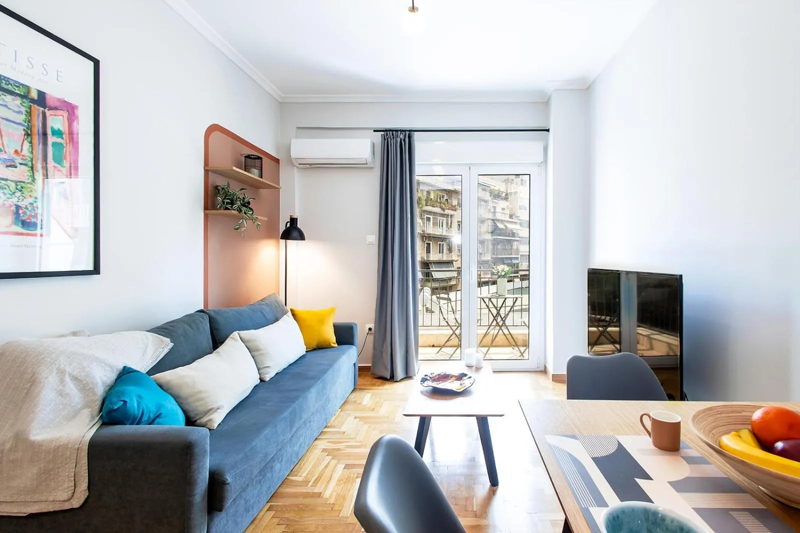 Communal lounge/ TV room in Aris123 by Smart Cozy Suites - Apartments in the heart of Athens - 5 minutes from metro - Available 24hr