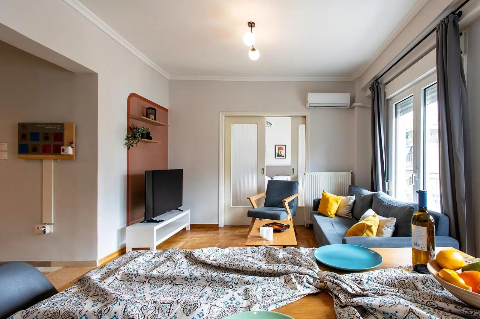 Communal lounge/ TV room in Aris123 by Smart Cozy Suites - Apartments in the heart of Athens - 5 minutes from metro - Available 24hr