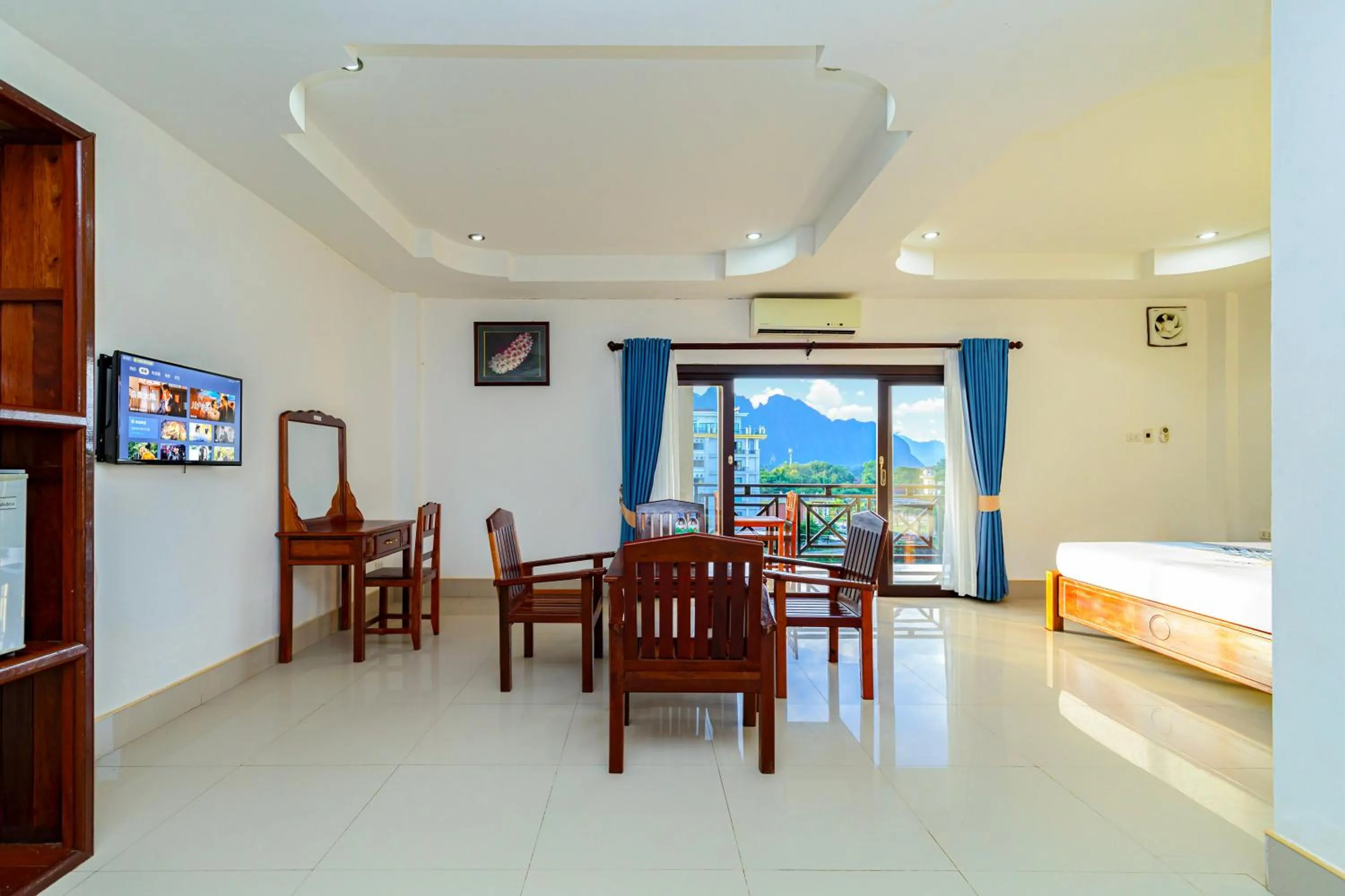 TV and multimedia, Bed in Lisha The Grand Riverside Hotel