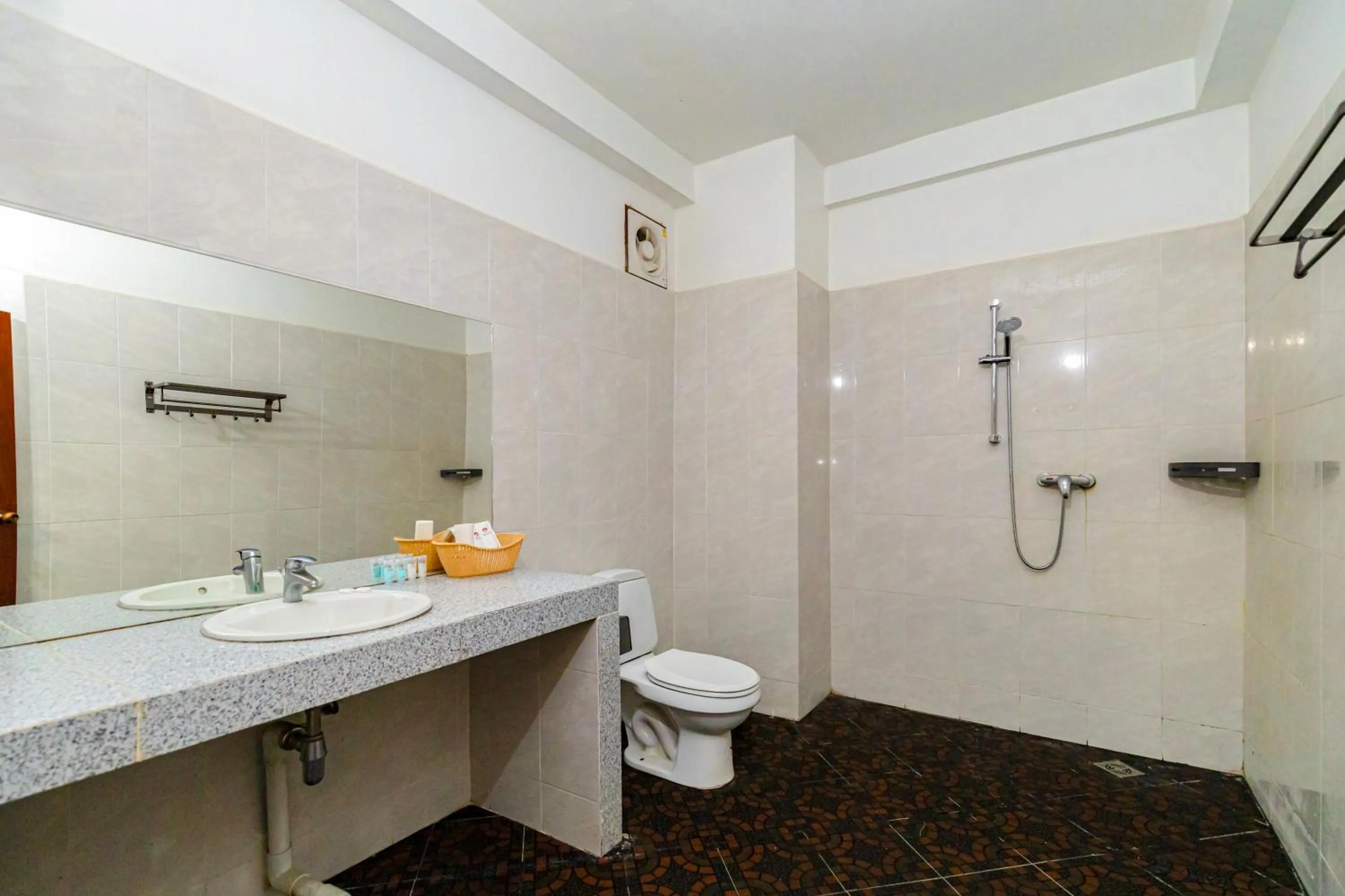 Bathroom in Lisha The Grand Riverside Hotel