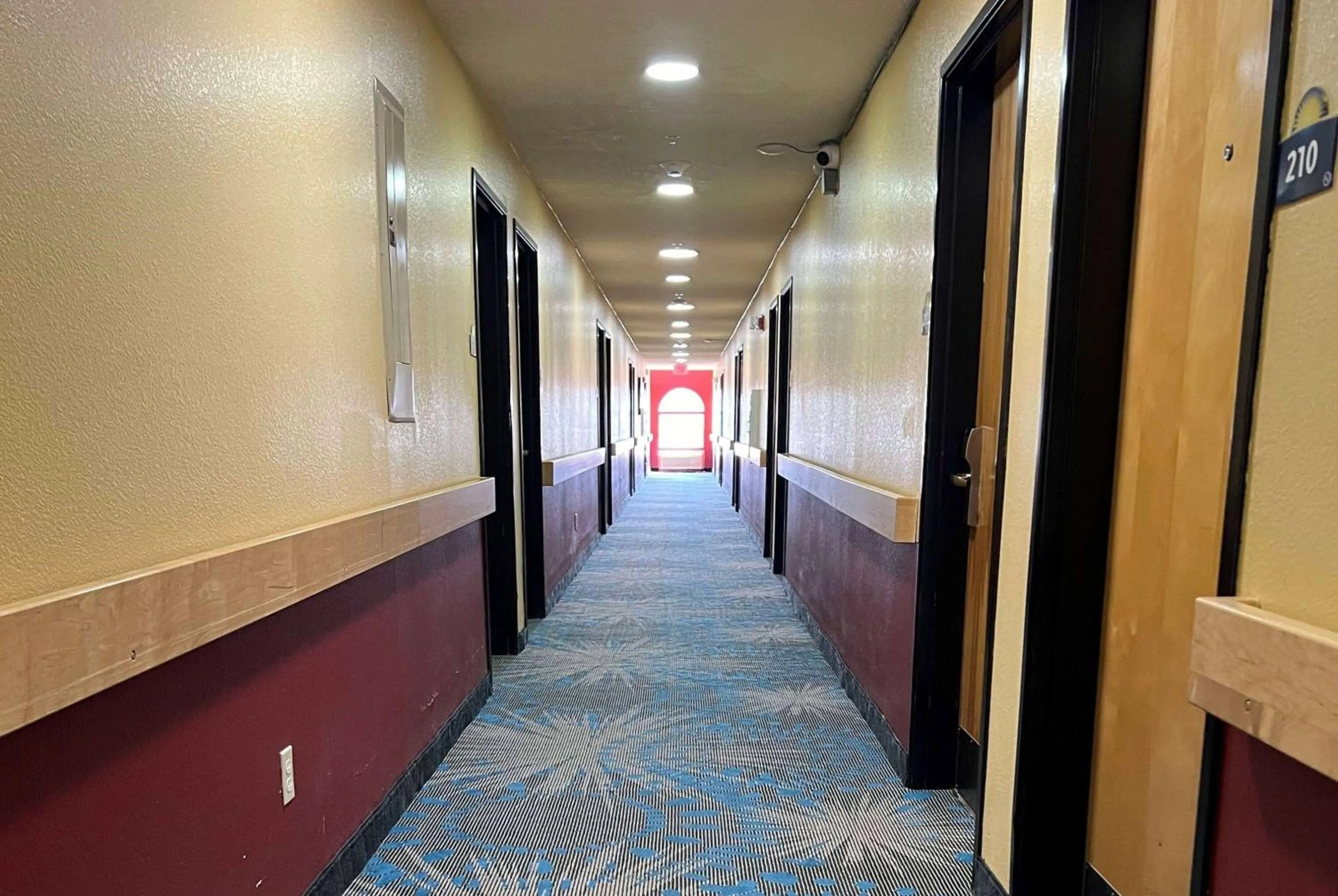 Other in Days Inn & Suites by Wyndham Hutchinson