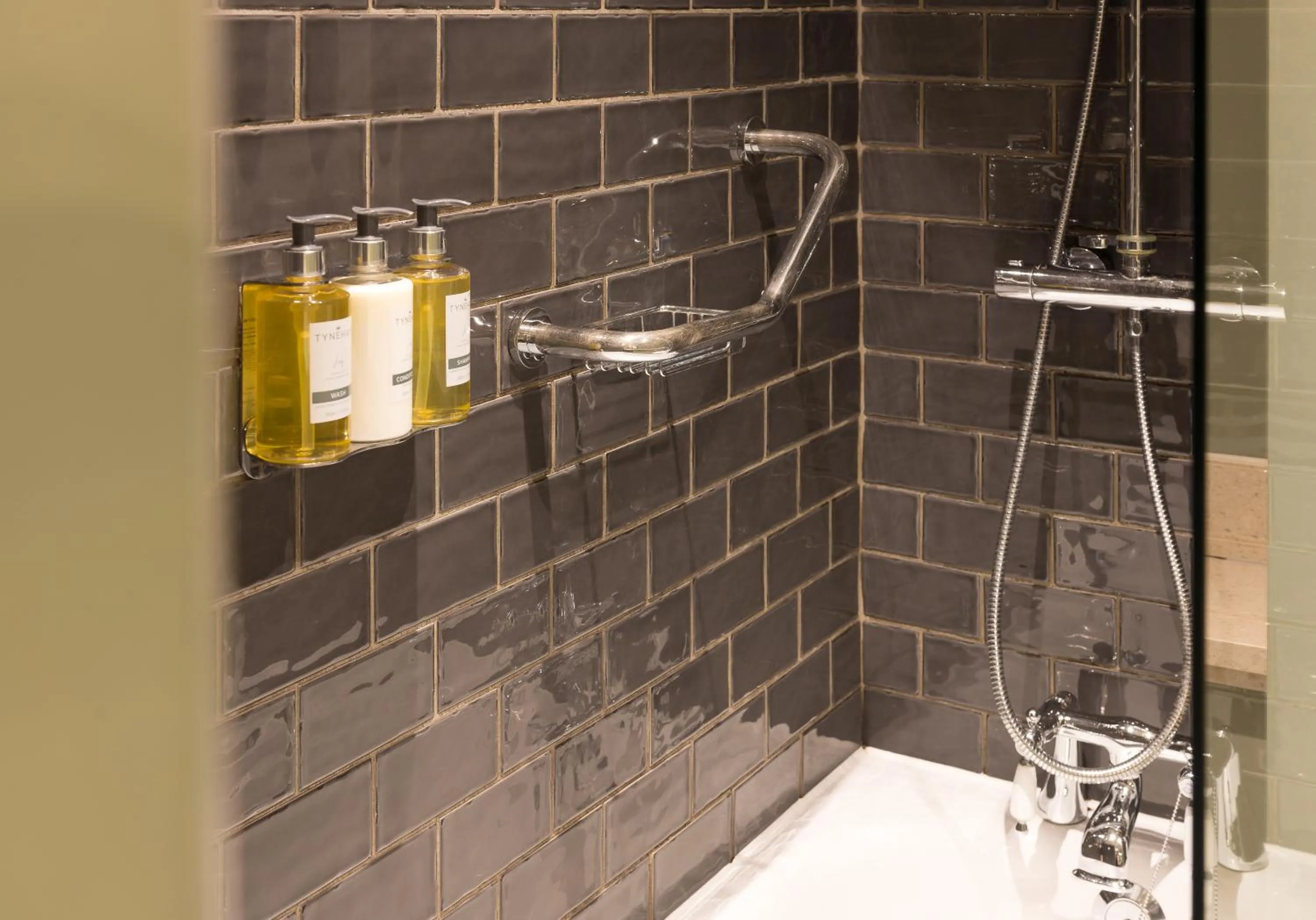 Bathroom in The Crown Manor House Hotel