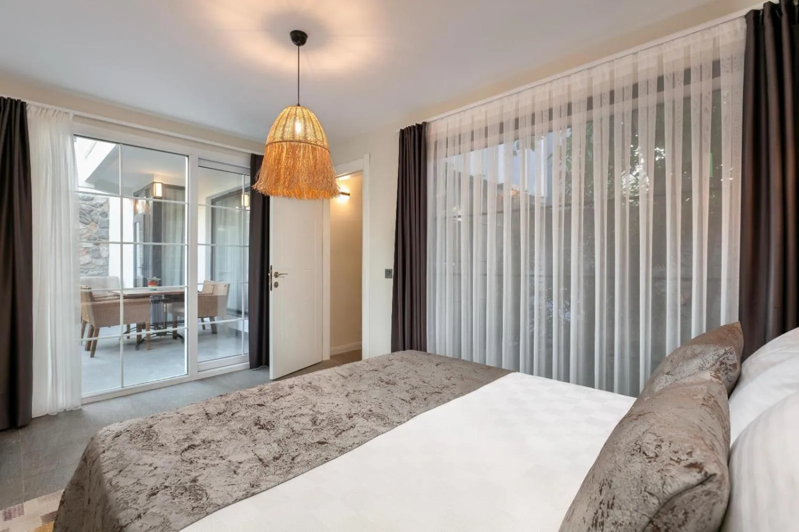 Bedroom, Bed in Wolf Suites