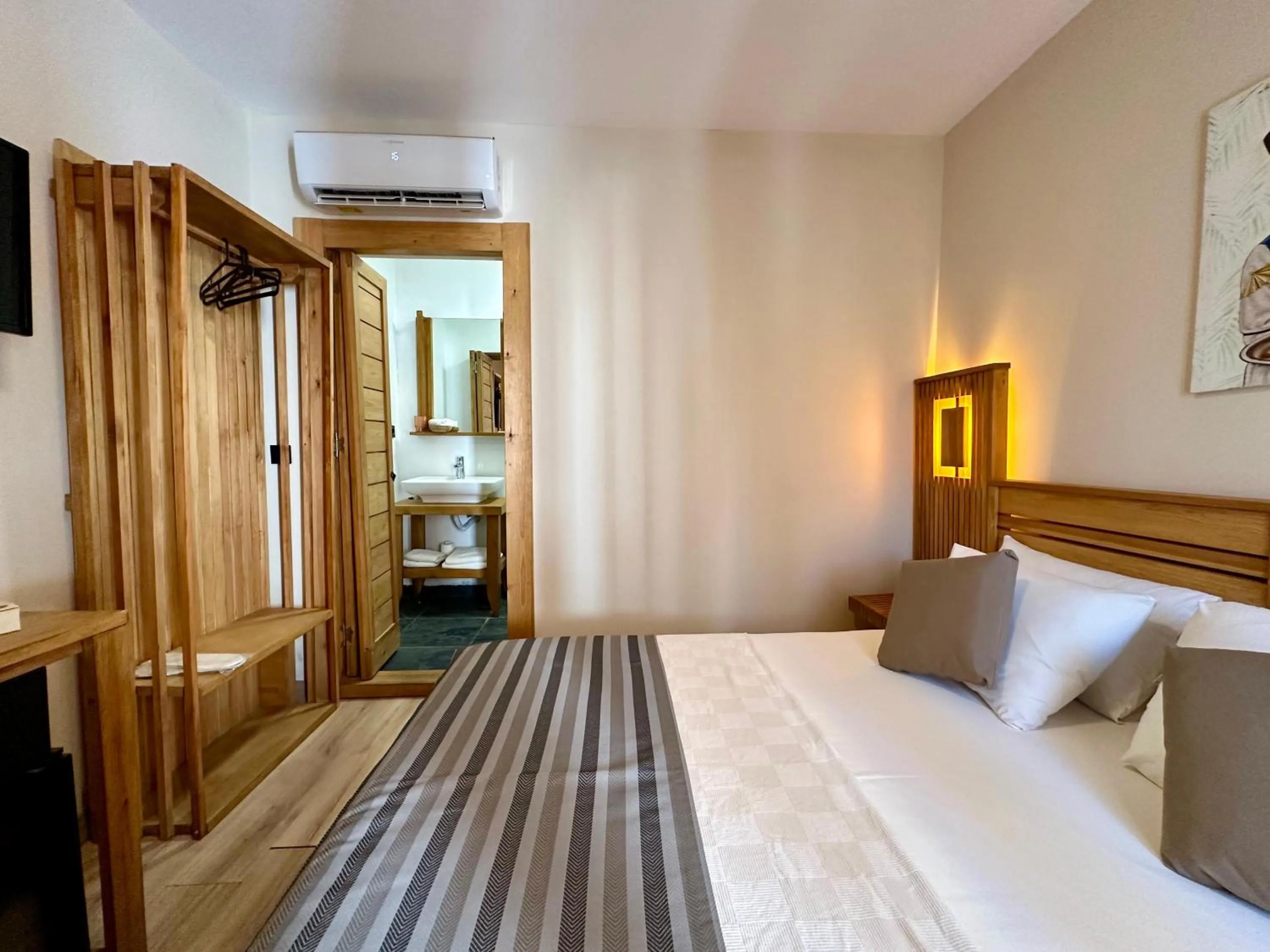 Photo of the whole room, Bed in Bodrum Konağı