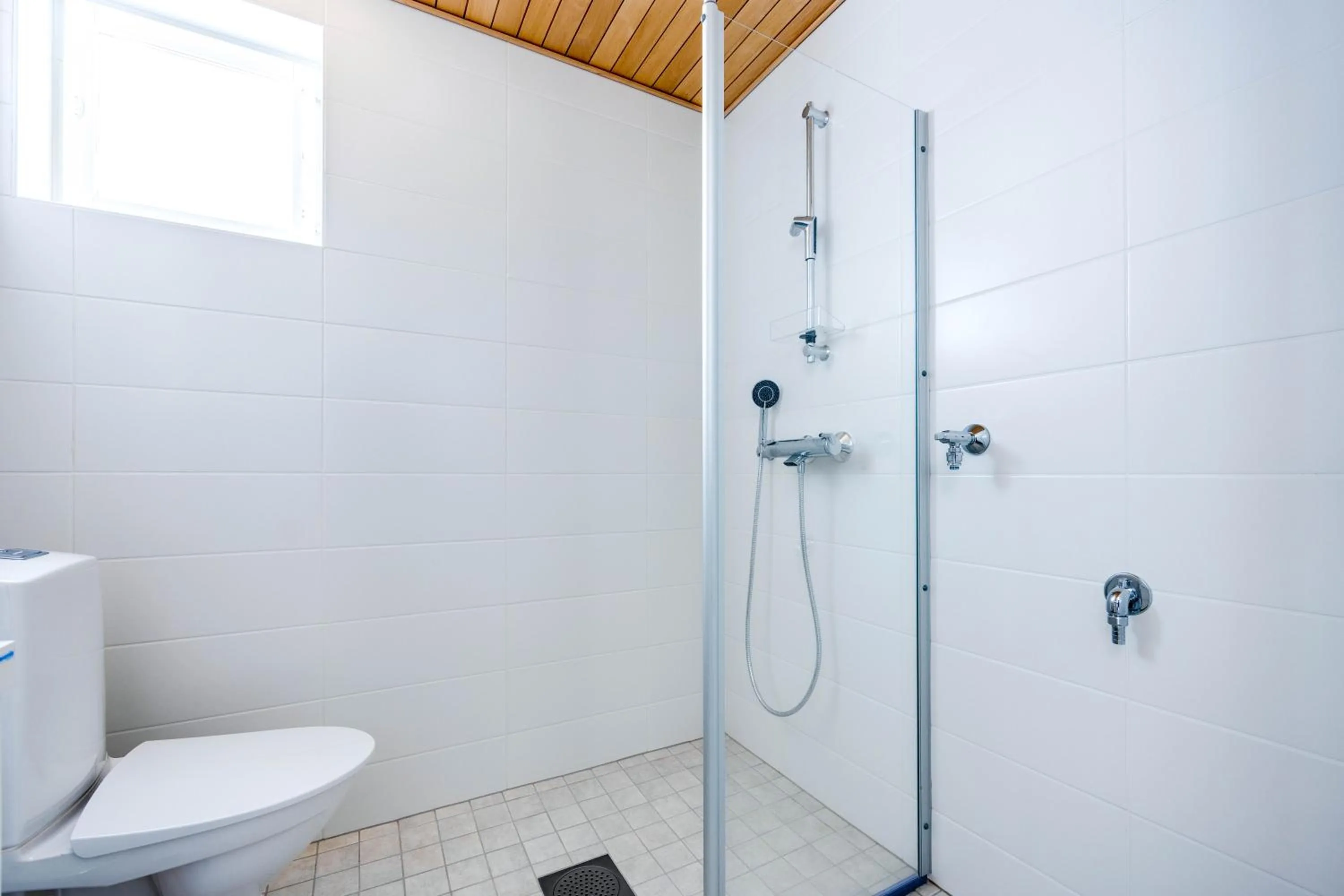 Shower in Kalajoen Marina Studio huoneisto