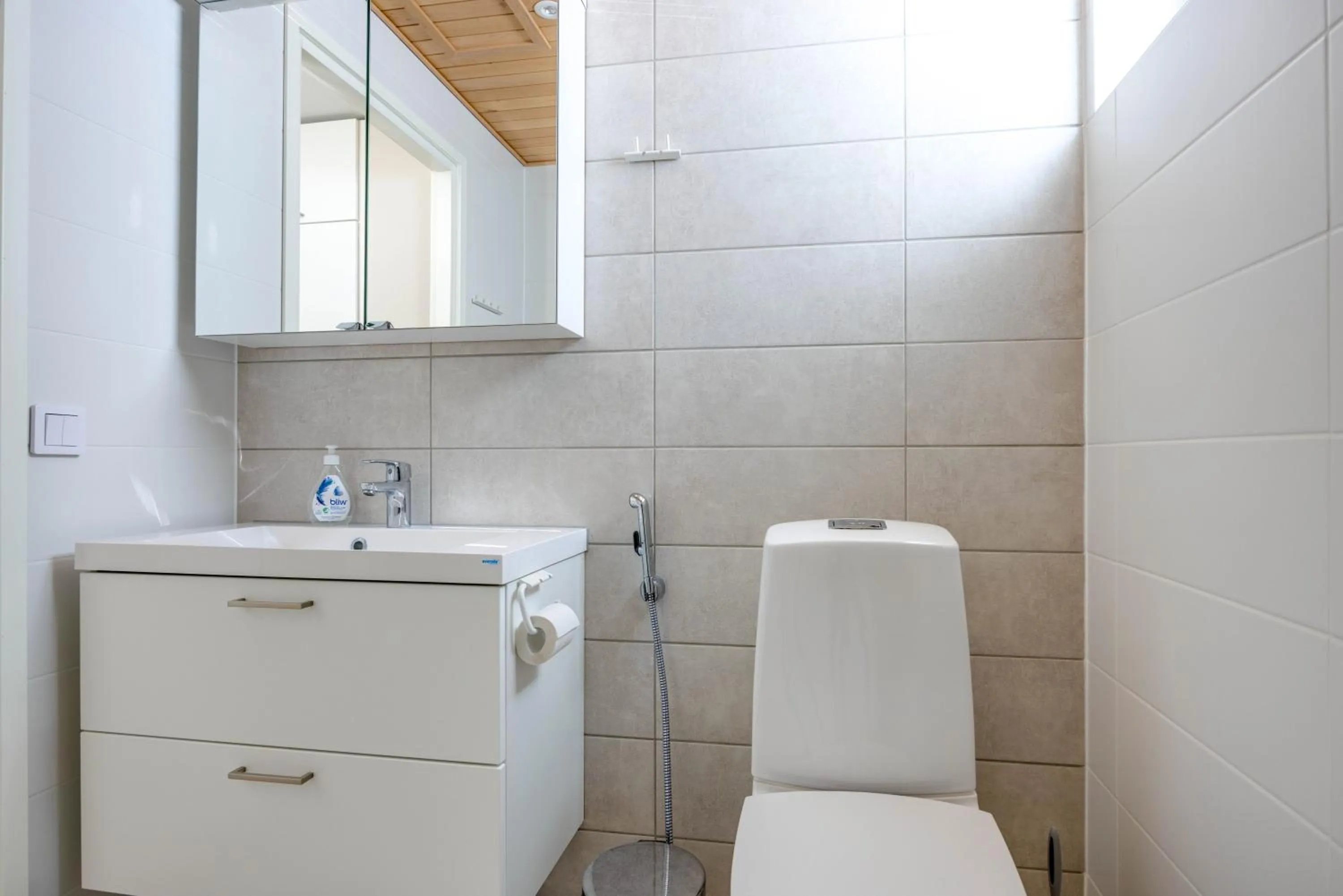 Toilet in Kalajoen Marina Studio huoneisto