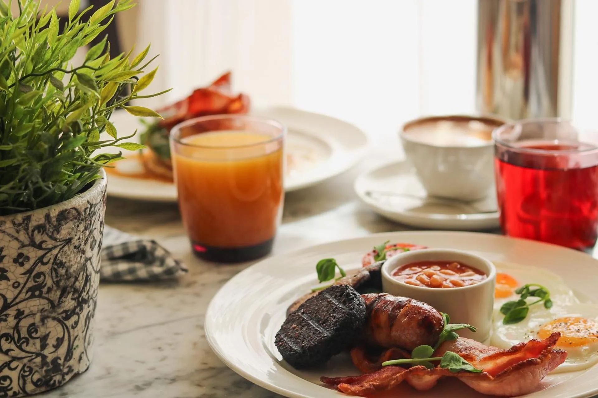 English/Irish breakfast in Forest Lodge Hotel