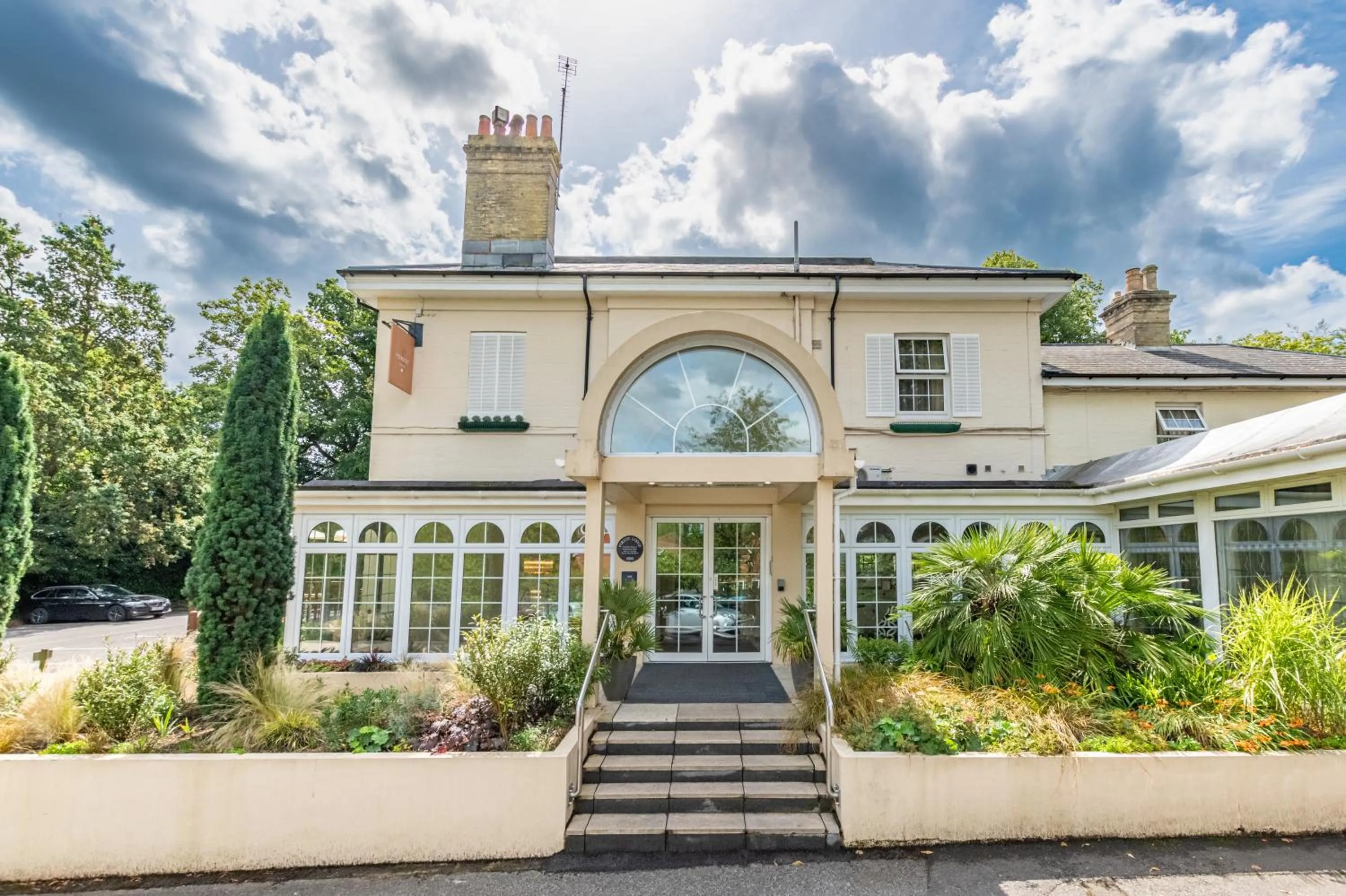 Property building in Forest Lodge Hotel