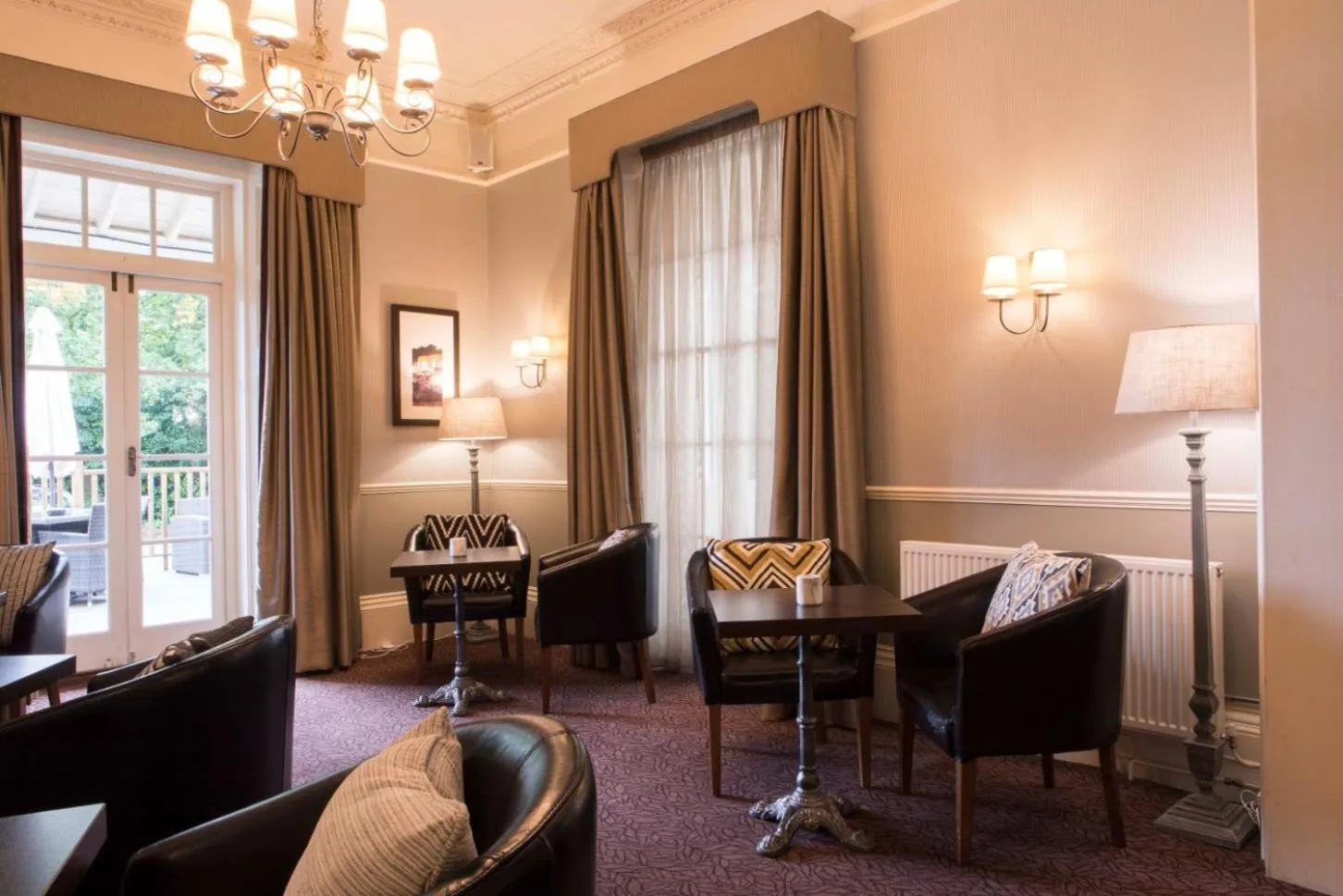 Lounge or bar in Forest Lodge Hotel