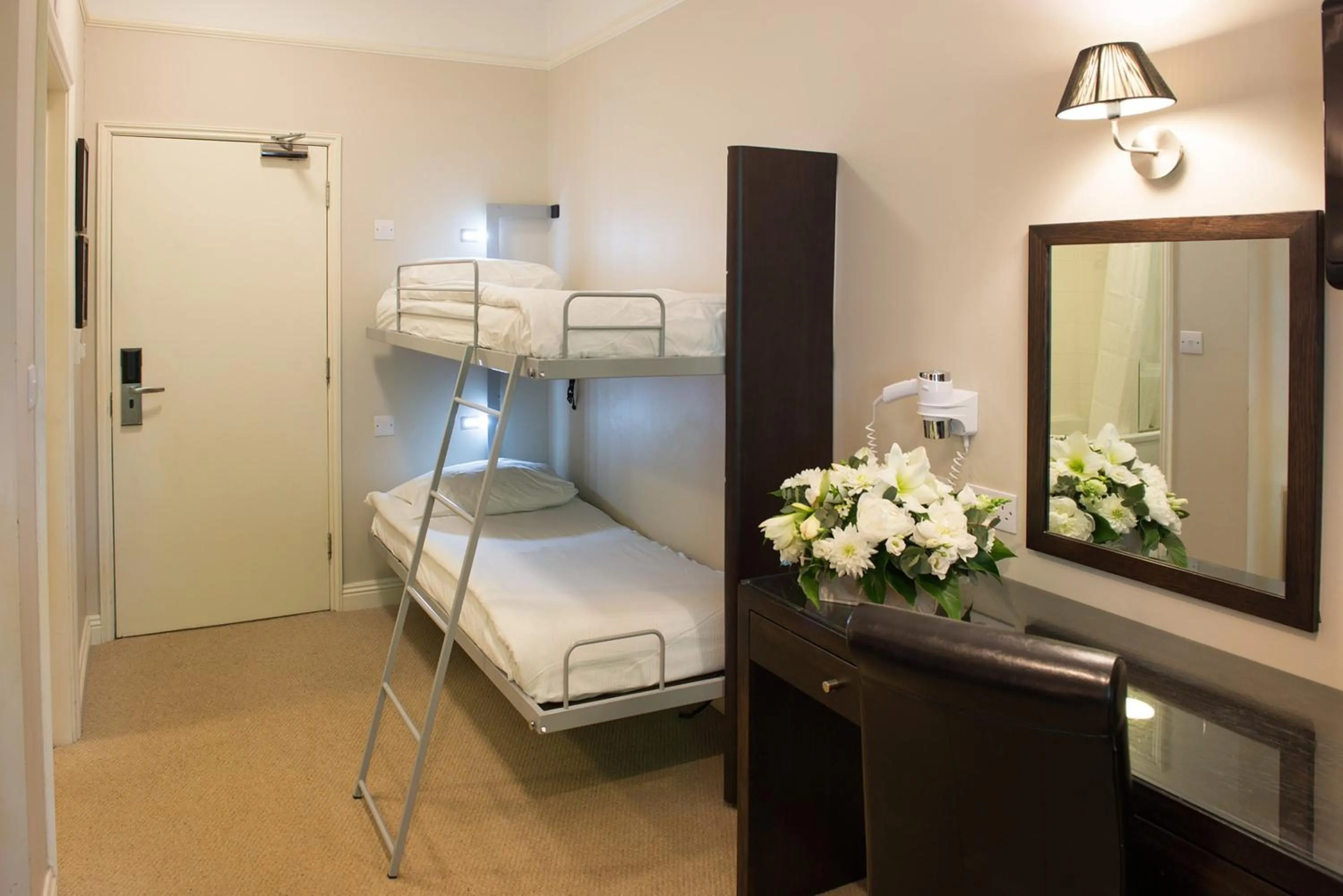 bunk bed, Bed in Forest Lodge Hotel