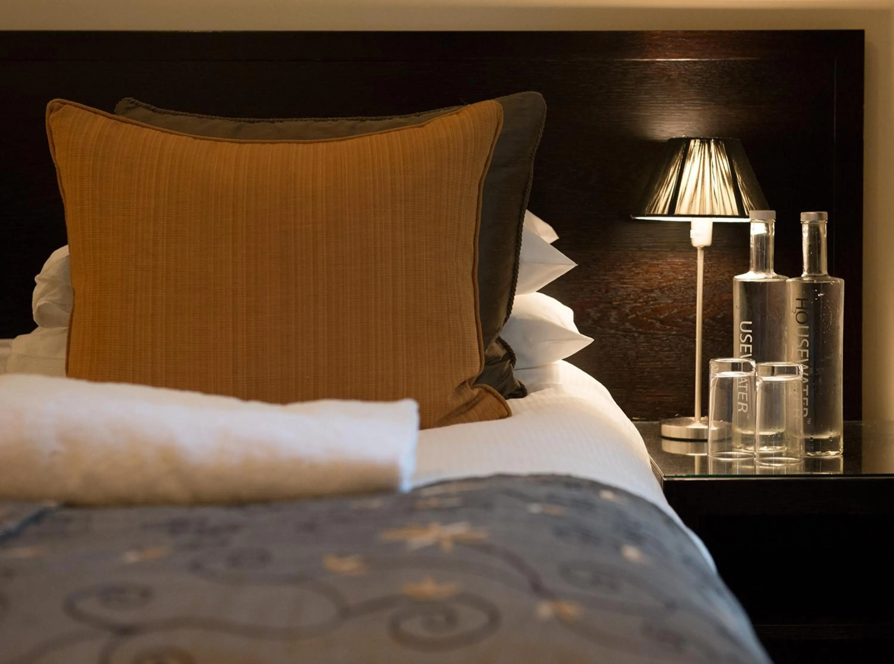 Bedroom, Bed in Forest Lodge Hotel