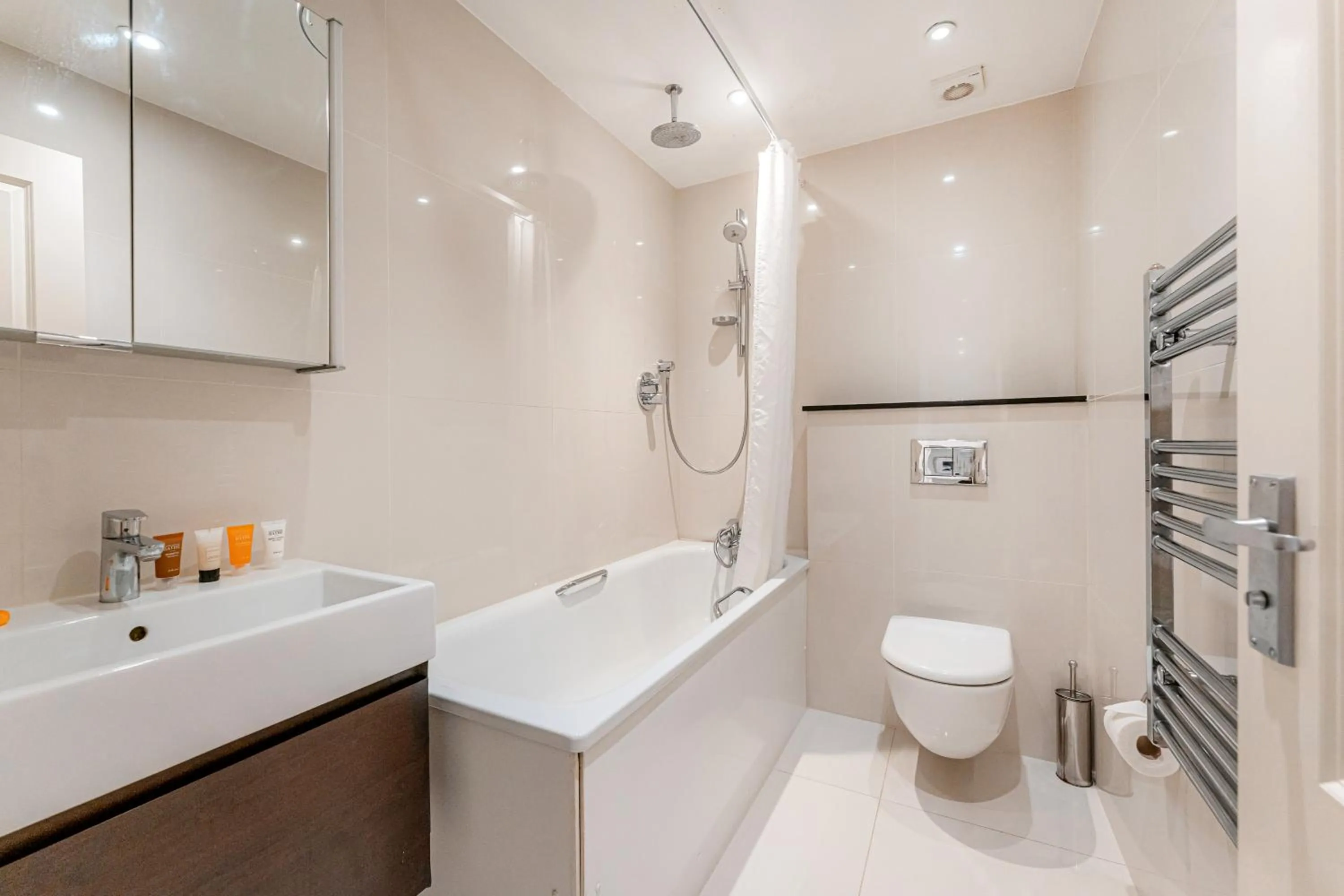 Bathroom in Ashburn Court Apartments