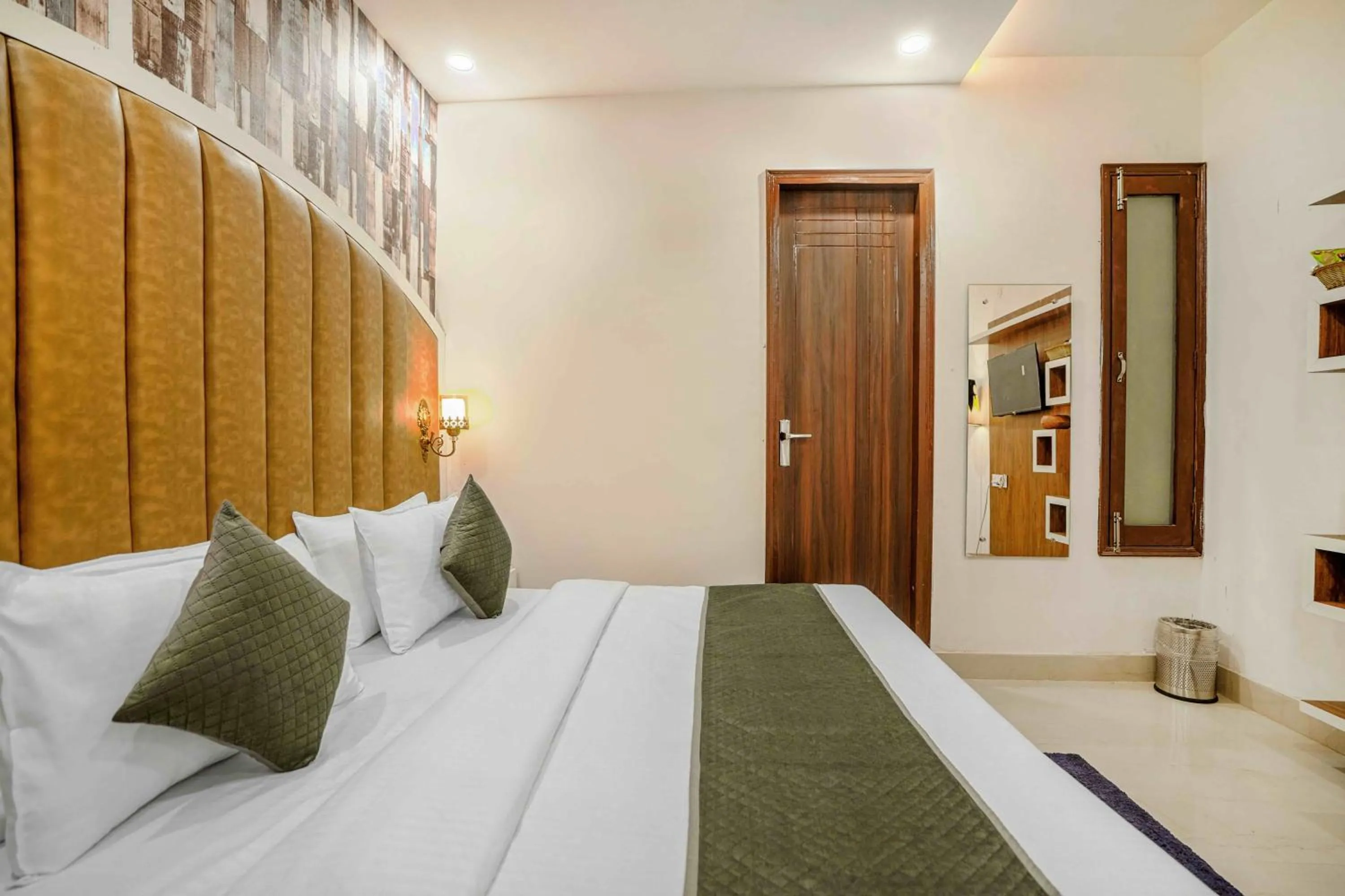 Photo of the whole room, Bed in Hotel Paras Chandigarh Zirakpur