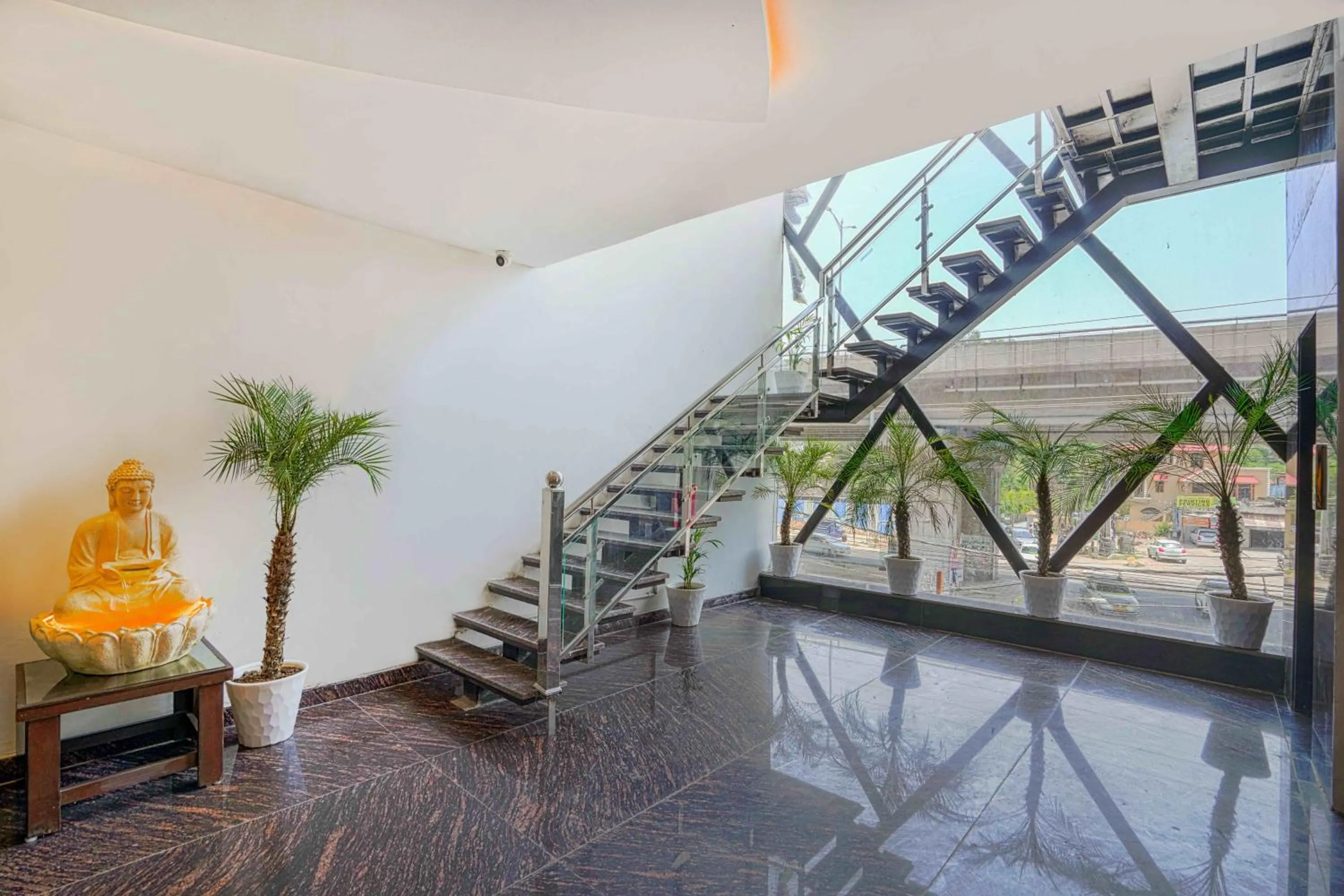 Lobby or reception in Hotel Paras Chandigarh Zirakpur