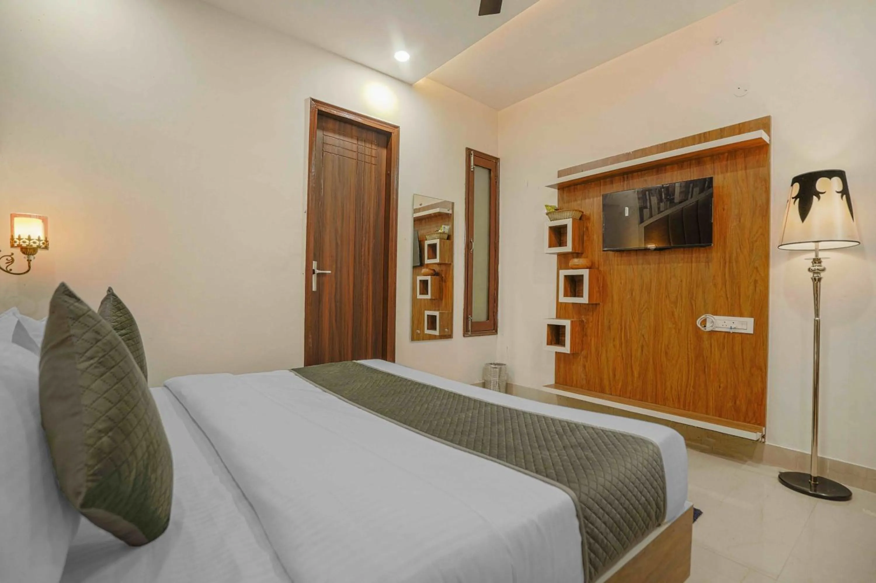 Photo of the whole room, Bed in Hotel Paras Chandigarh Zirakpur