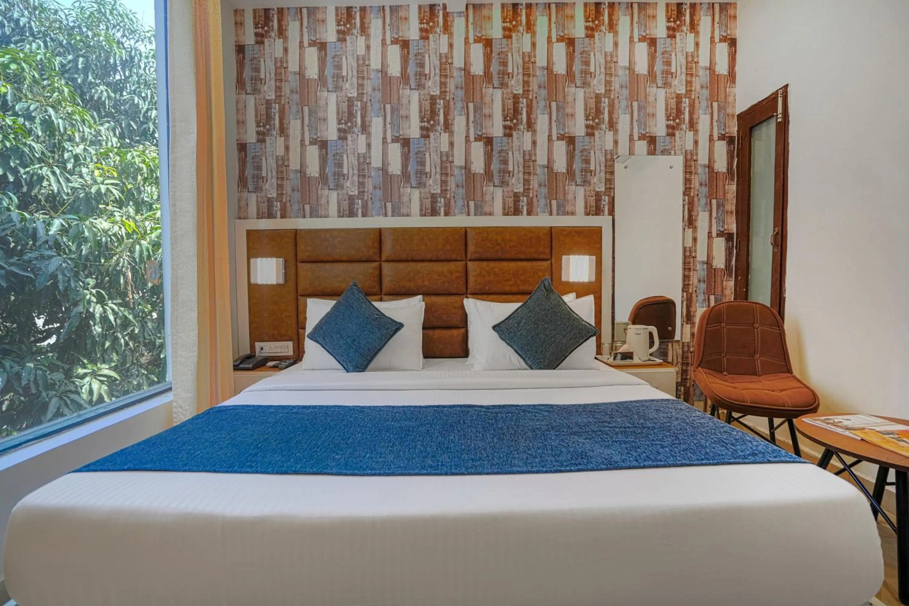 Bedroom, Bed in Hotel Paras Chandigarh Zirakpur