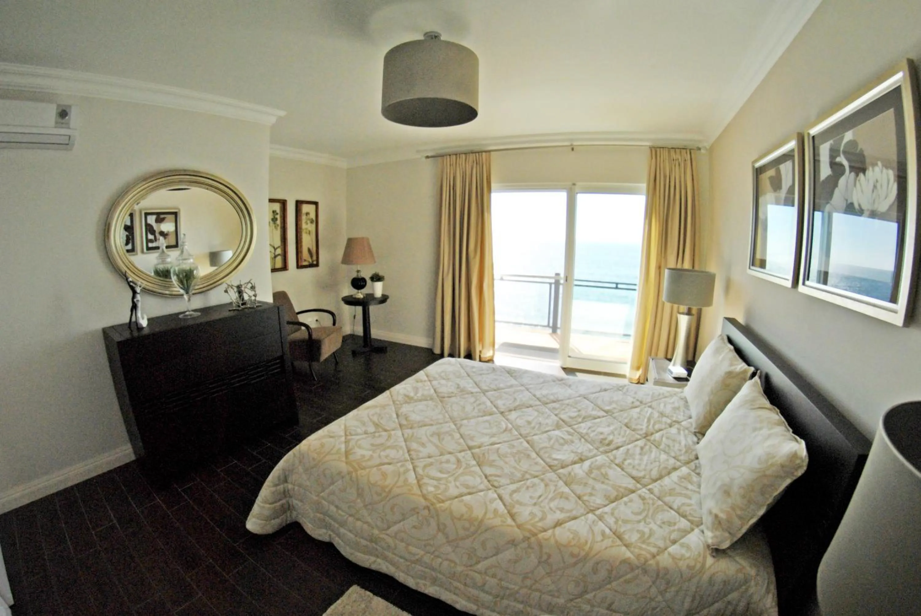 Bedroom, Bed in Apartamentos 3 Praias