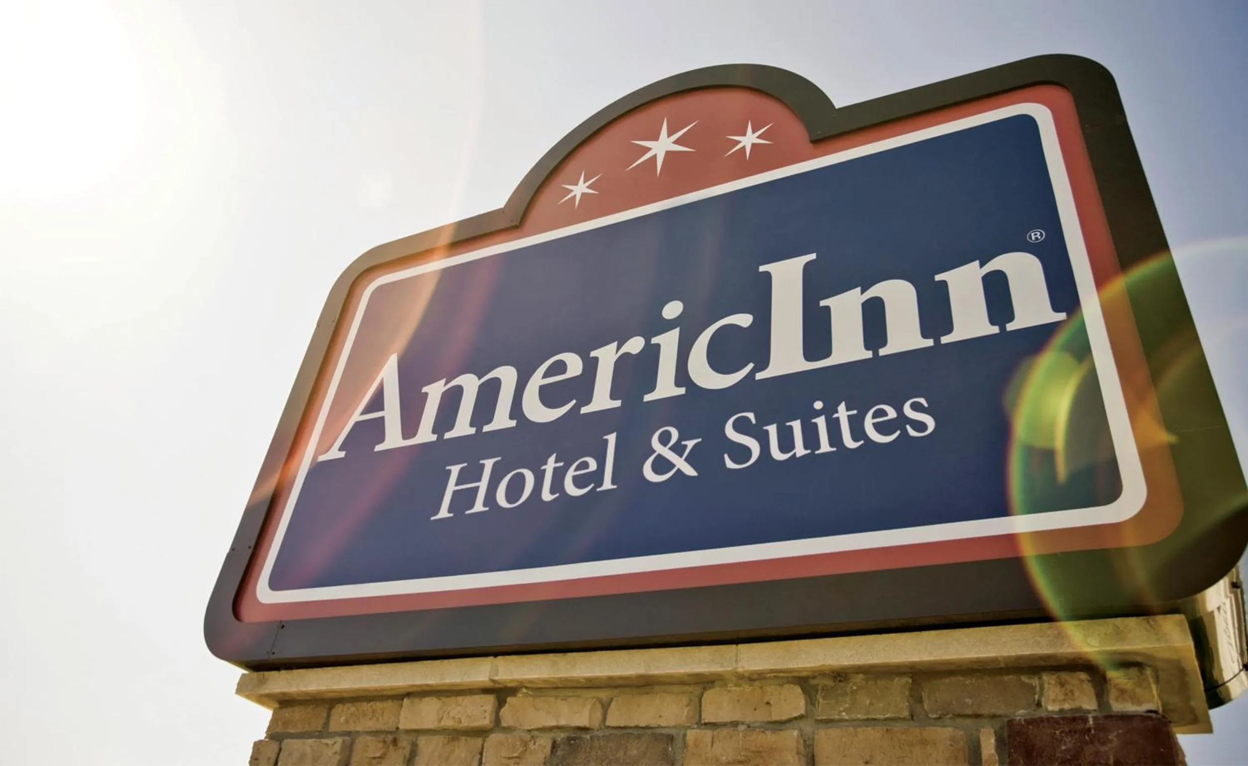 Facade/entrance in AmericInn by Wyndham Rhinelander