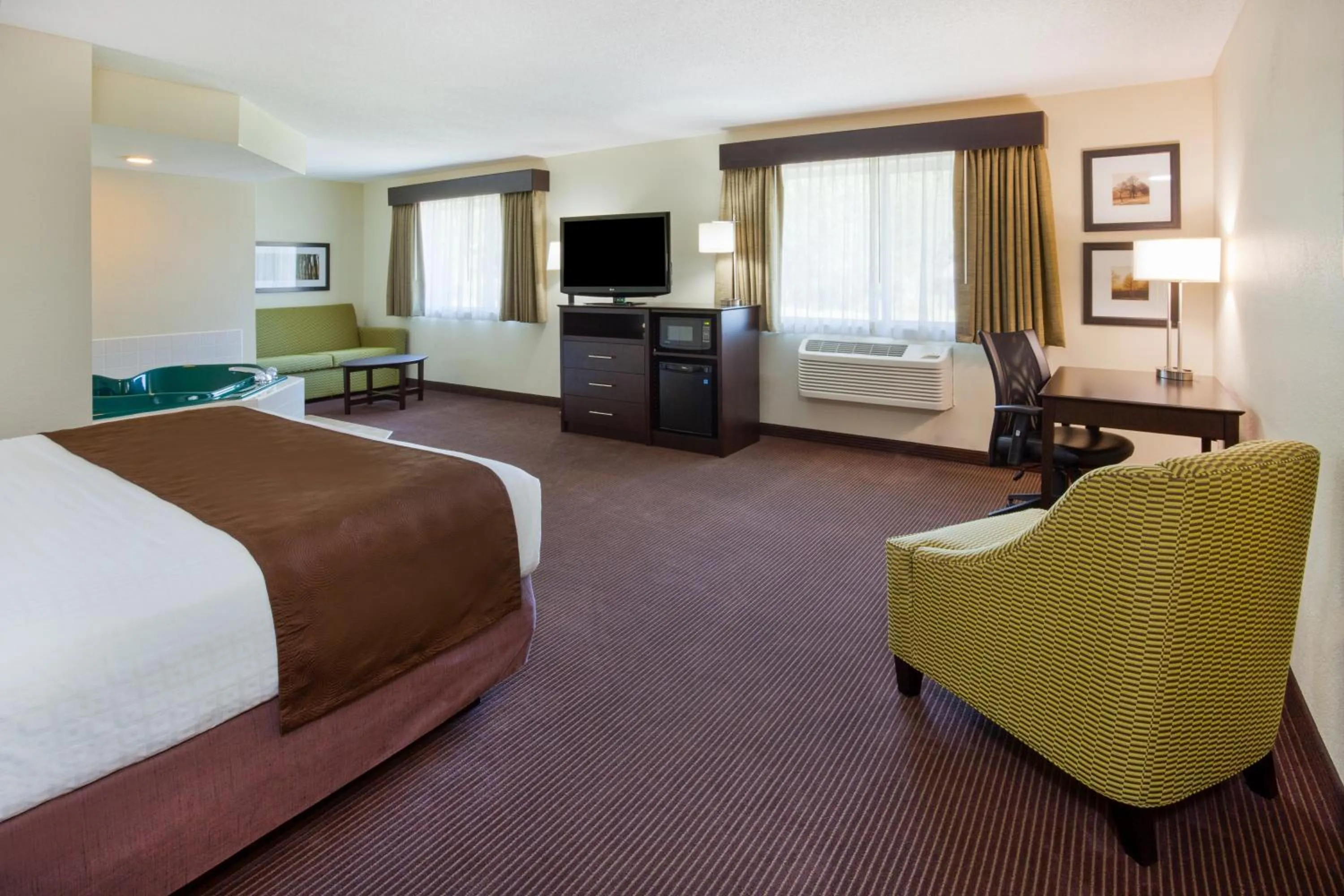Photo of the whole room, Bed in AmericInn by Wyndham Rhinelander
