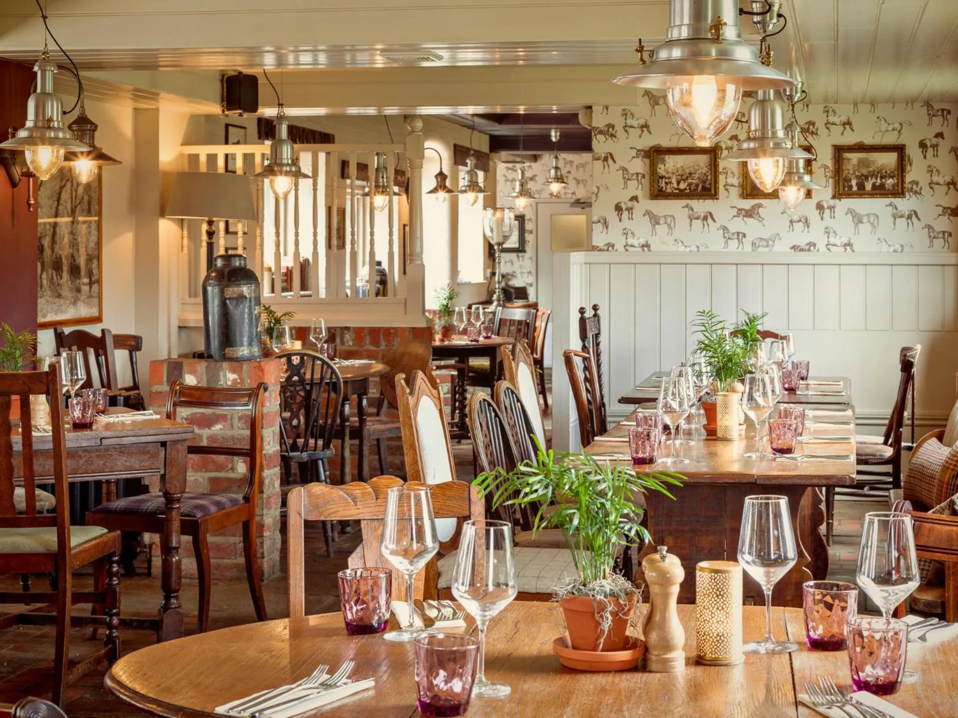 Dining area in Beaulieu Hotel
