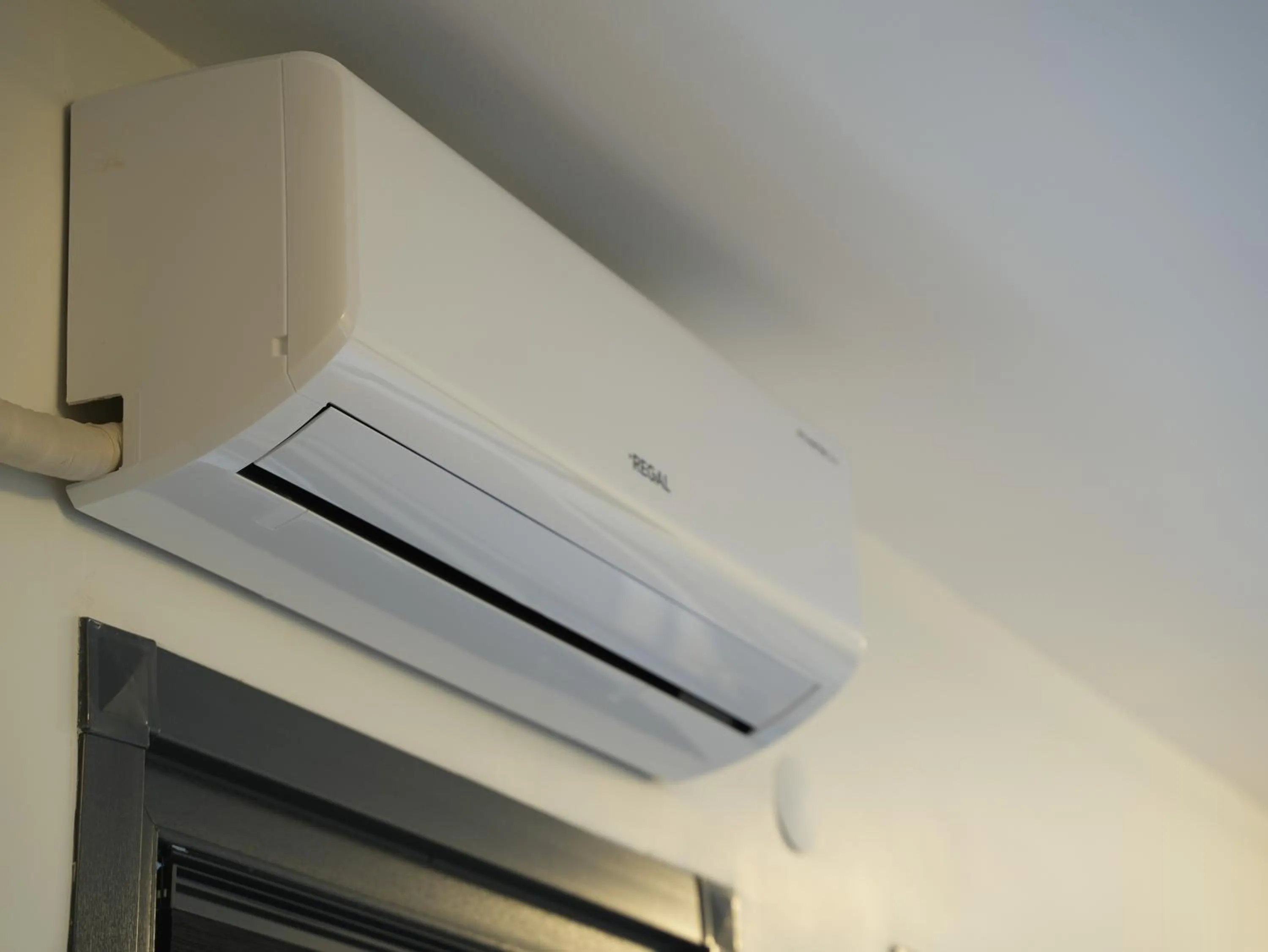 air conditioner in Mia Mia Suites