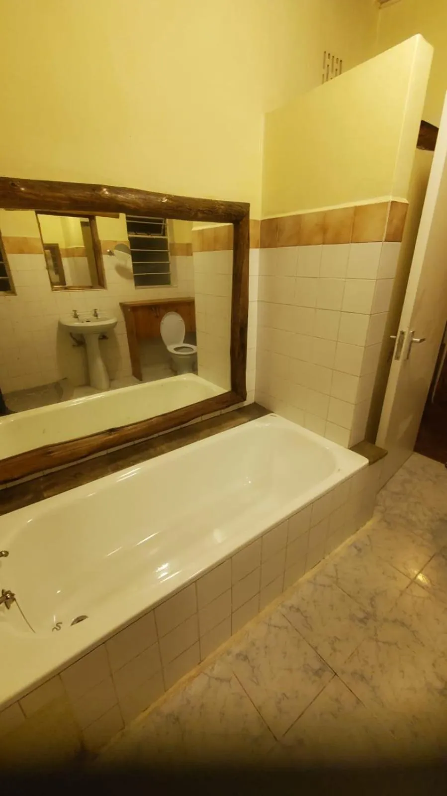 Bathroom in Mad Vervet Nairobi Backpackers Hostel