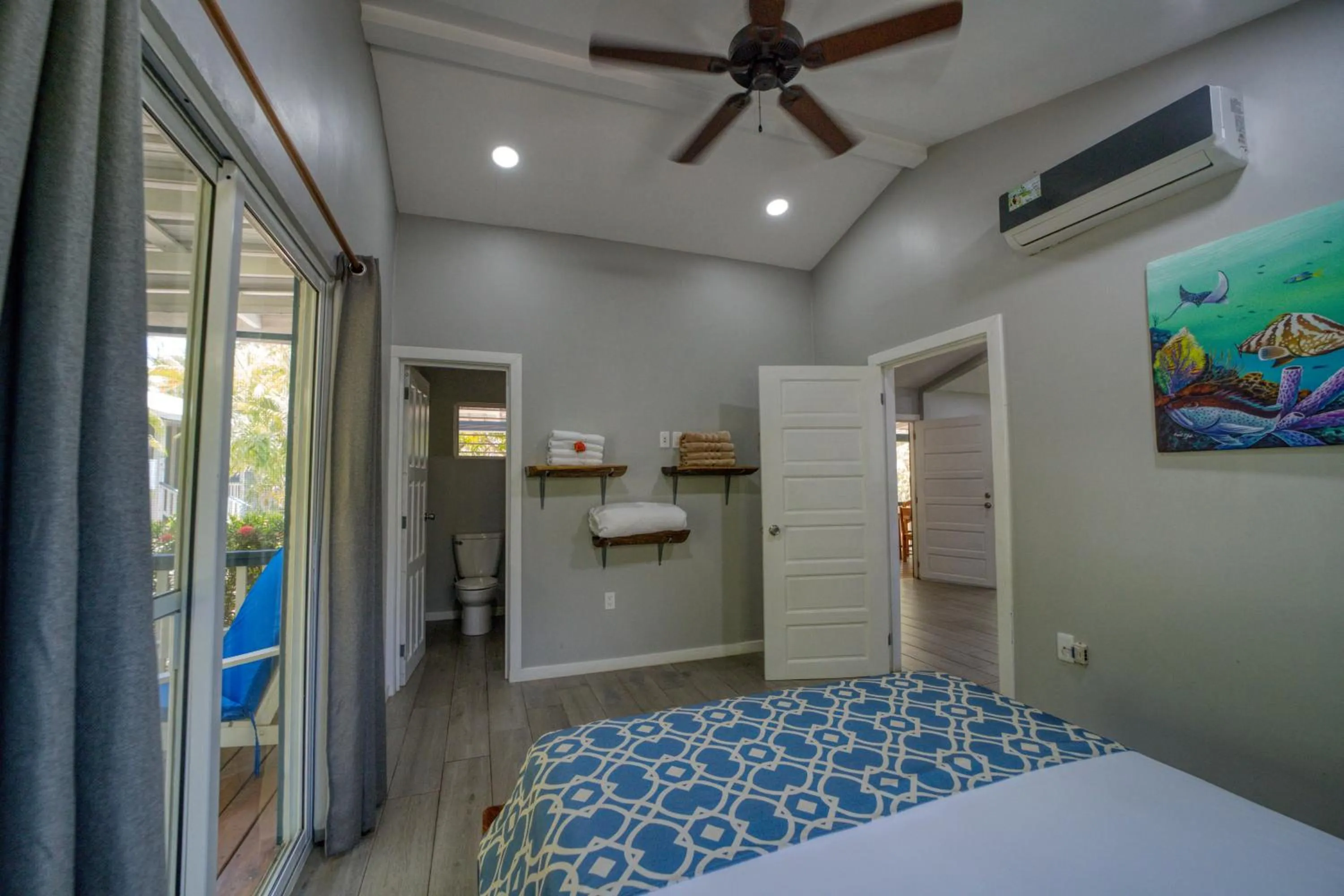 Photo of the whole room, Bed in Placencia Villas