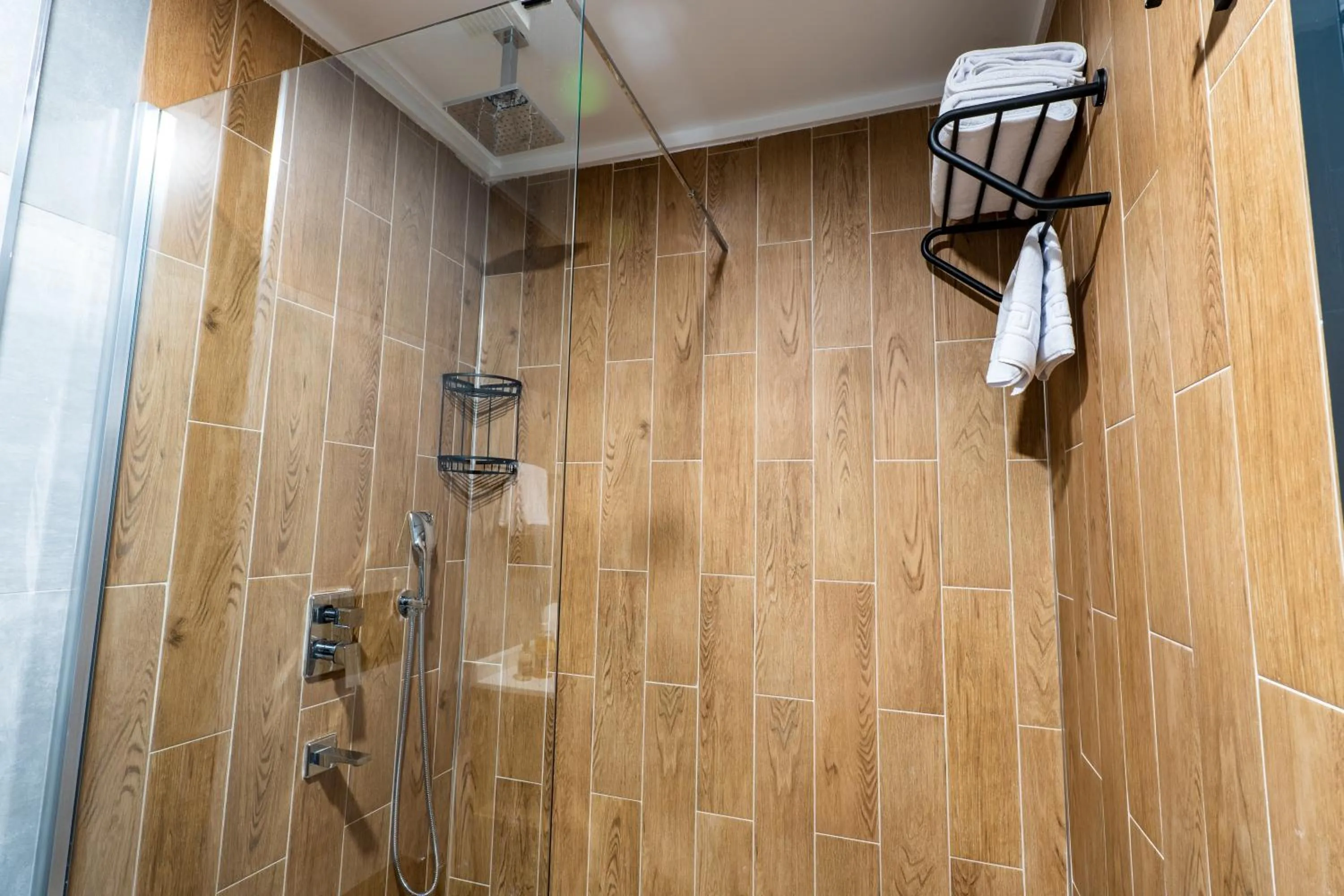 Shower in Yusufhan Suites