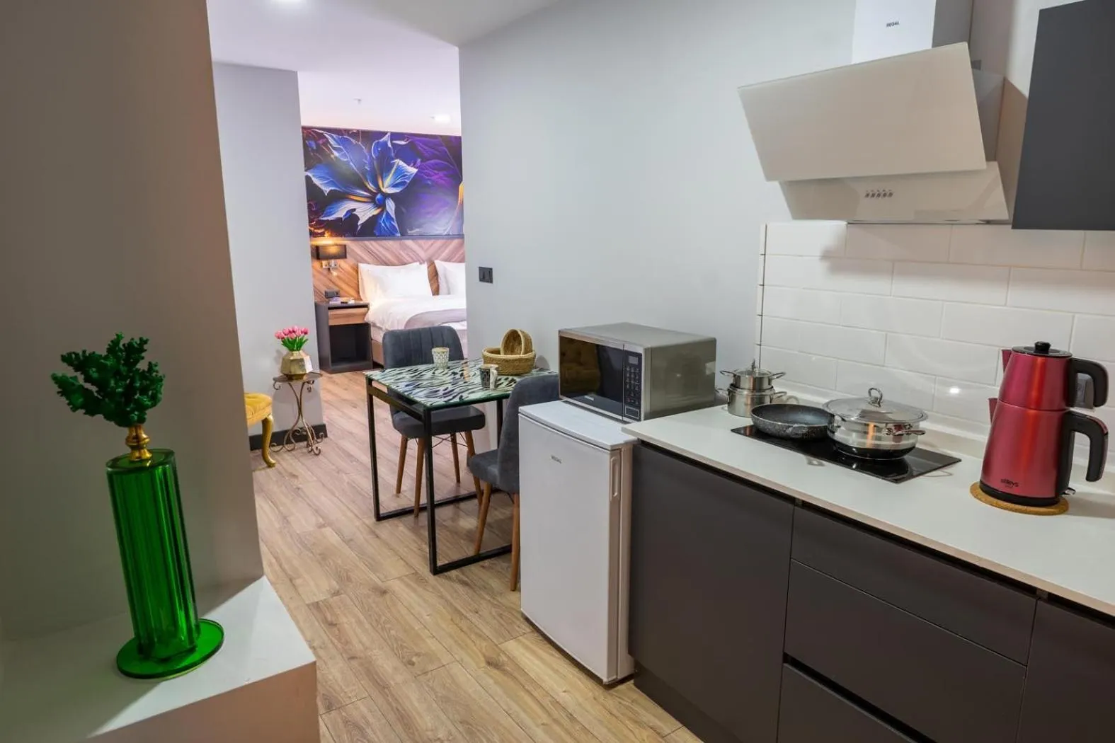 Kitchen or kitchenette in Yusufhan Suites