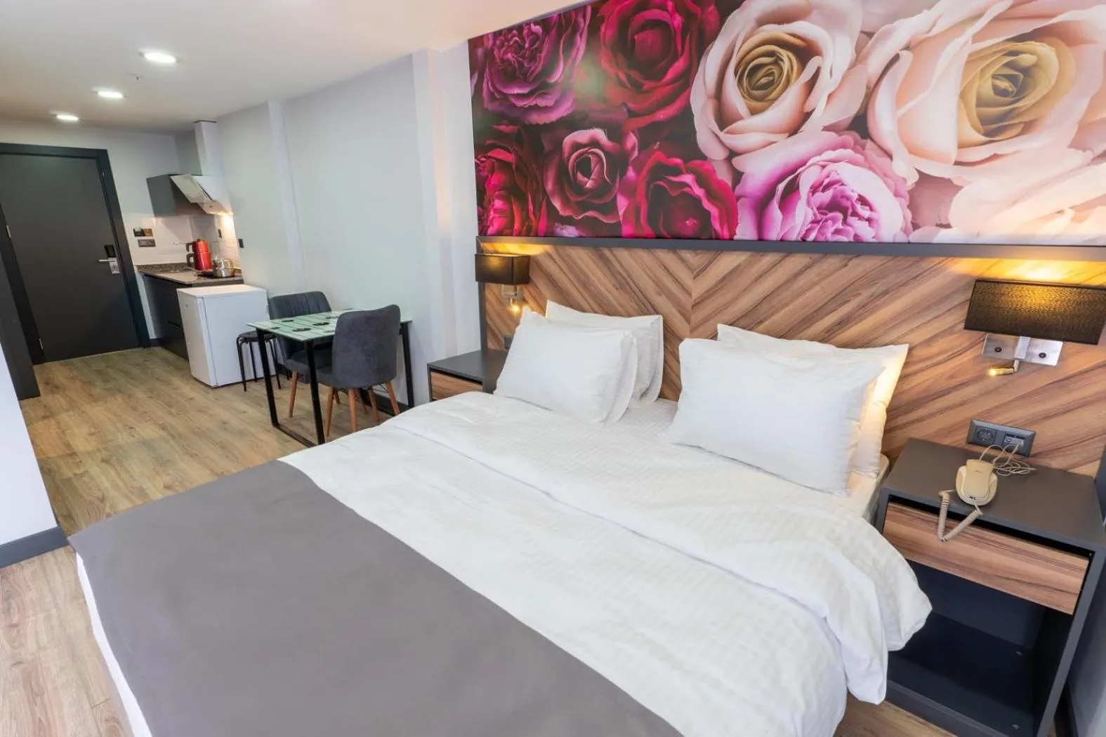 Photo of the whole room, Bed in Yusufhan Suites