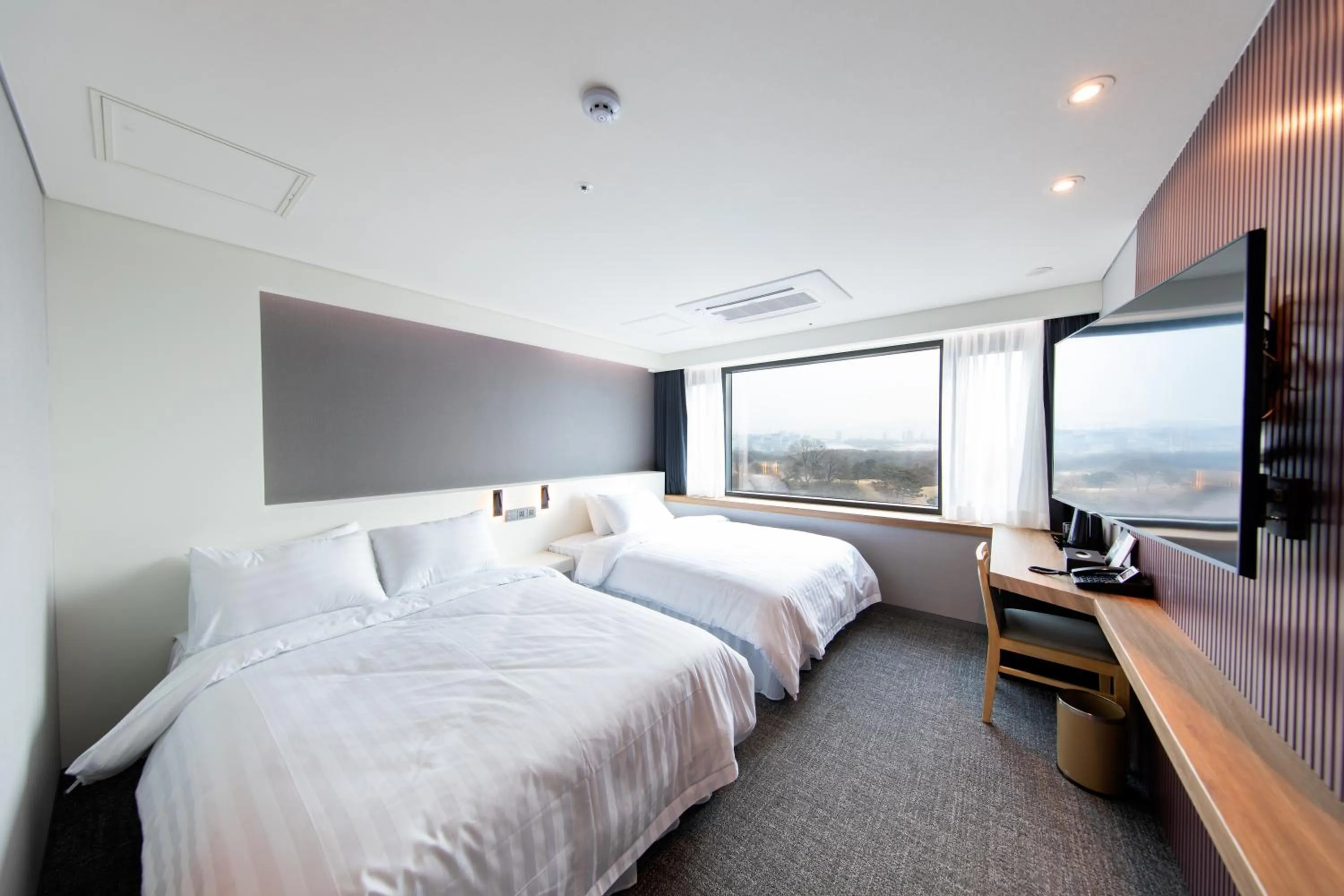 Photo of the whole room, Bed in Seoul Olympic Parktel