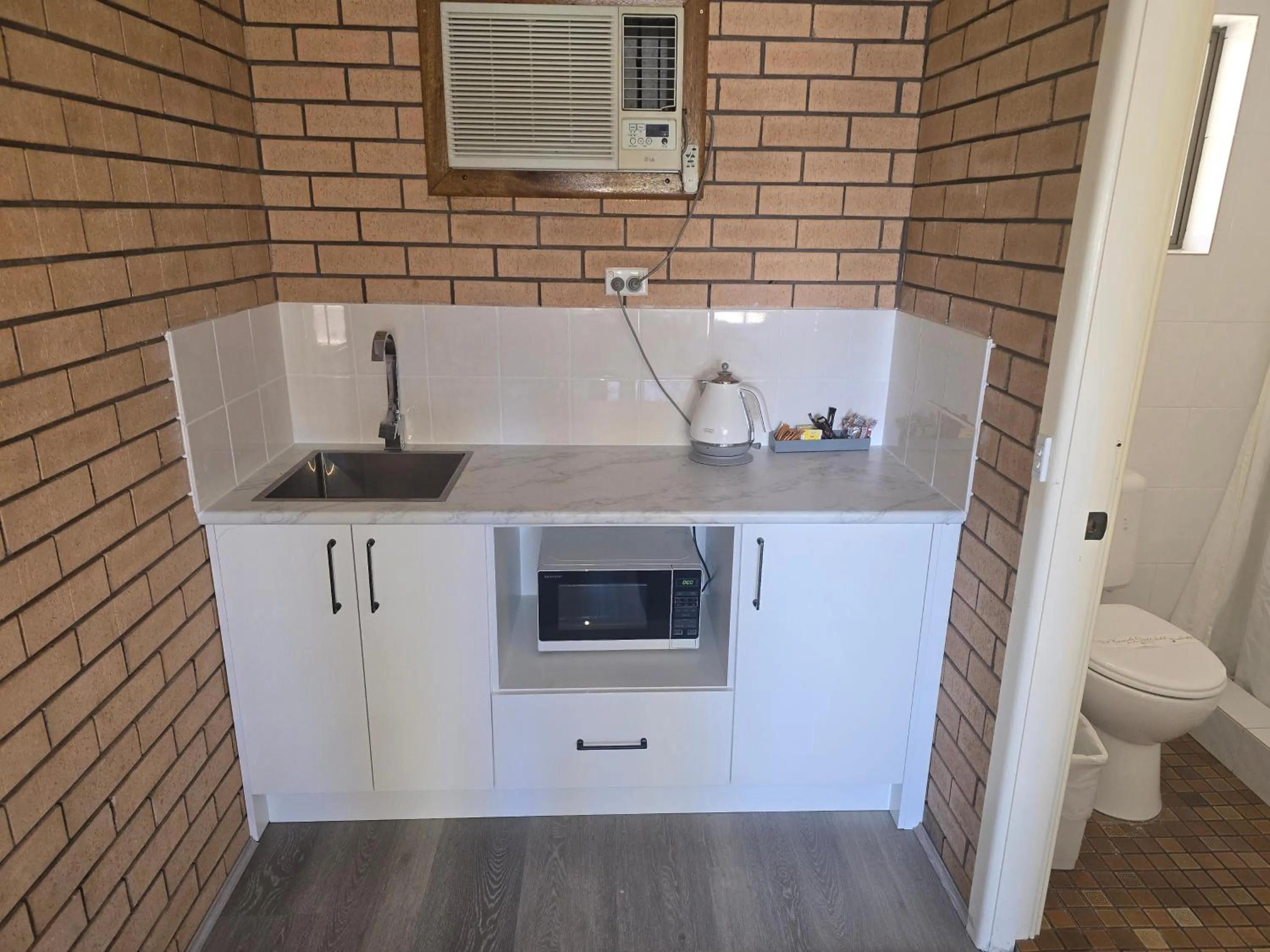 Kitchen or kitchenette in Bega Southtown Motor Inn