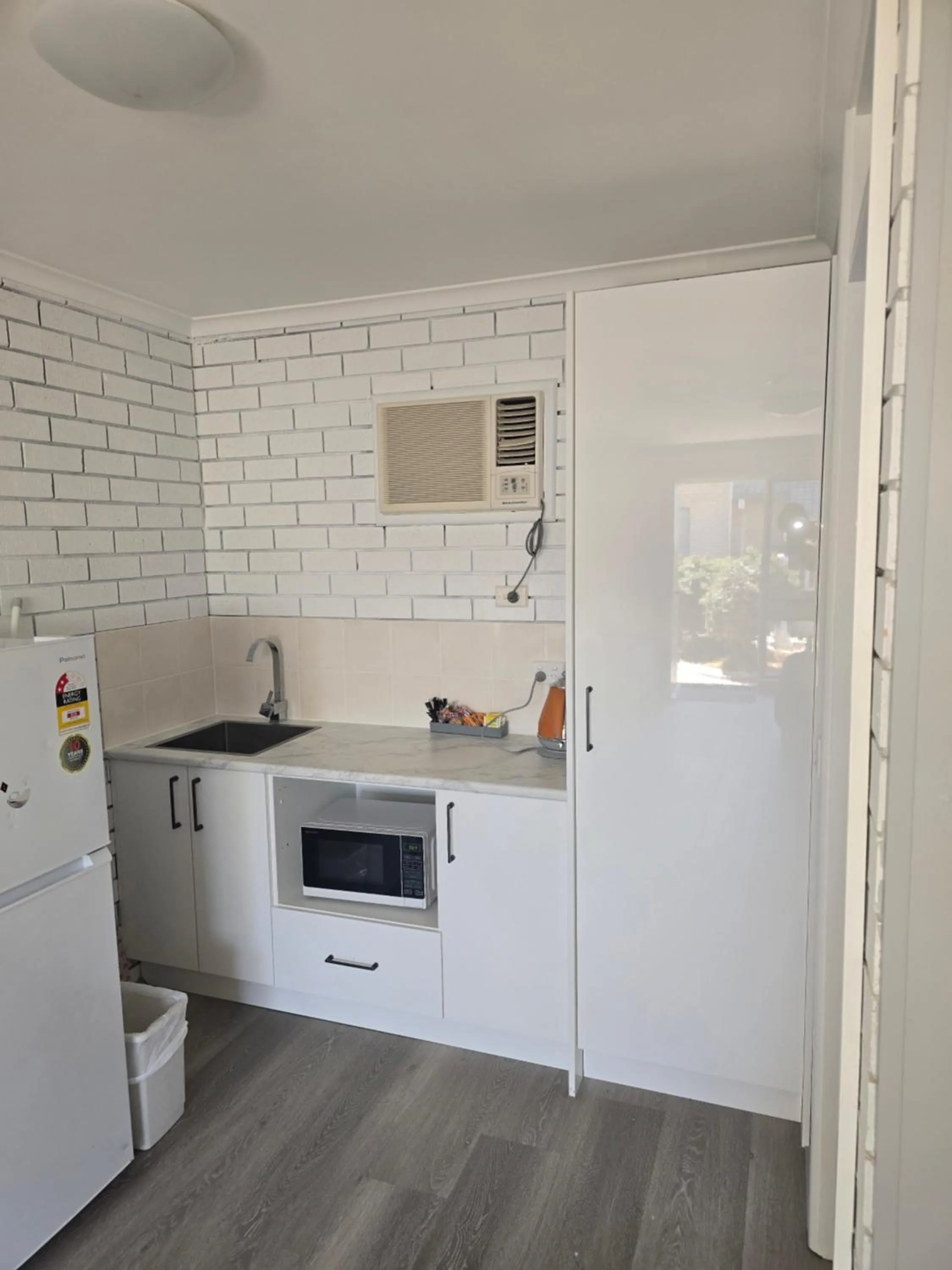 Kitchen or kitchenette in Bega Southtown Motor Inn