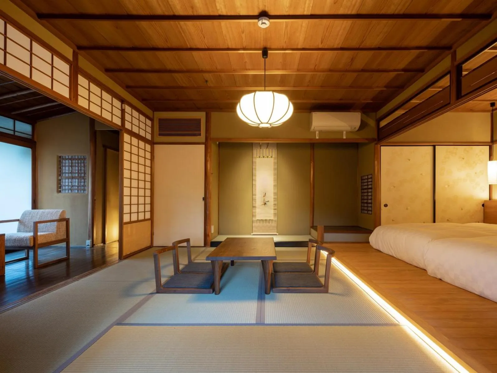 Photo of the whole room, Bed in Ryokan Onomichi Nishiyama